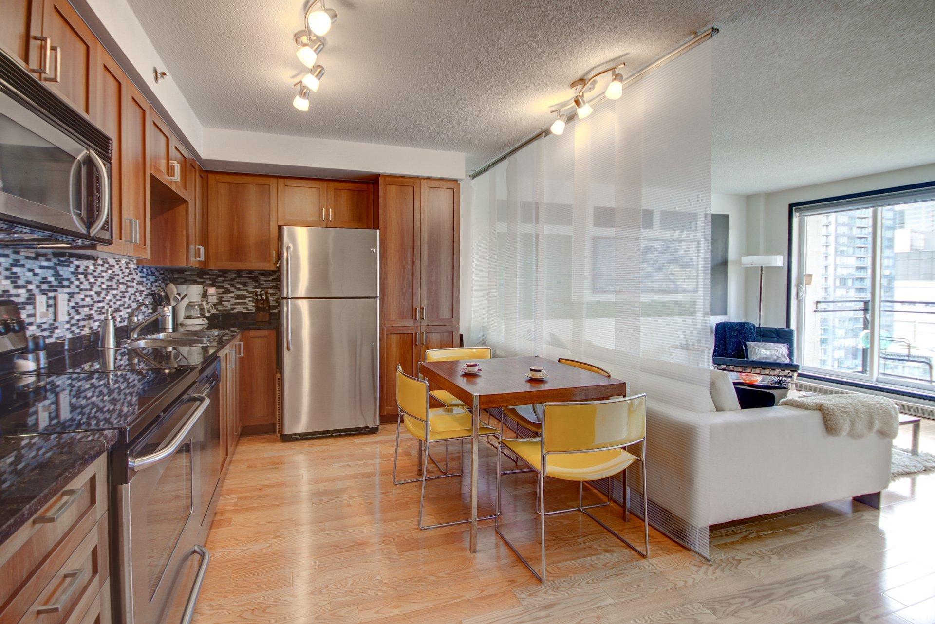 









1200


Rue St-Jacques

, 1704,
Montréal (Ville-Marie),




QC
H3C0E9

