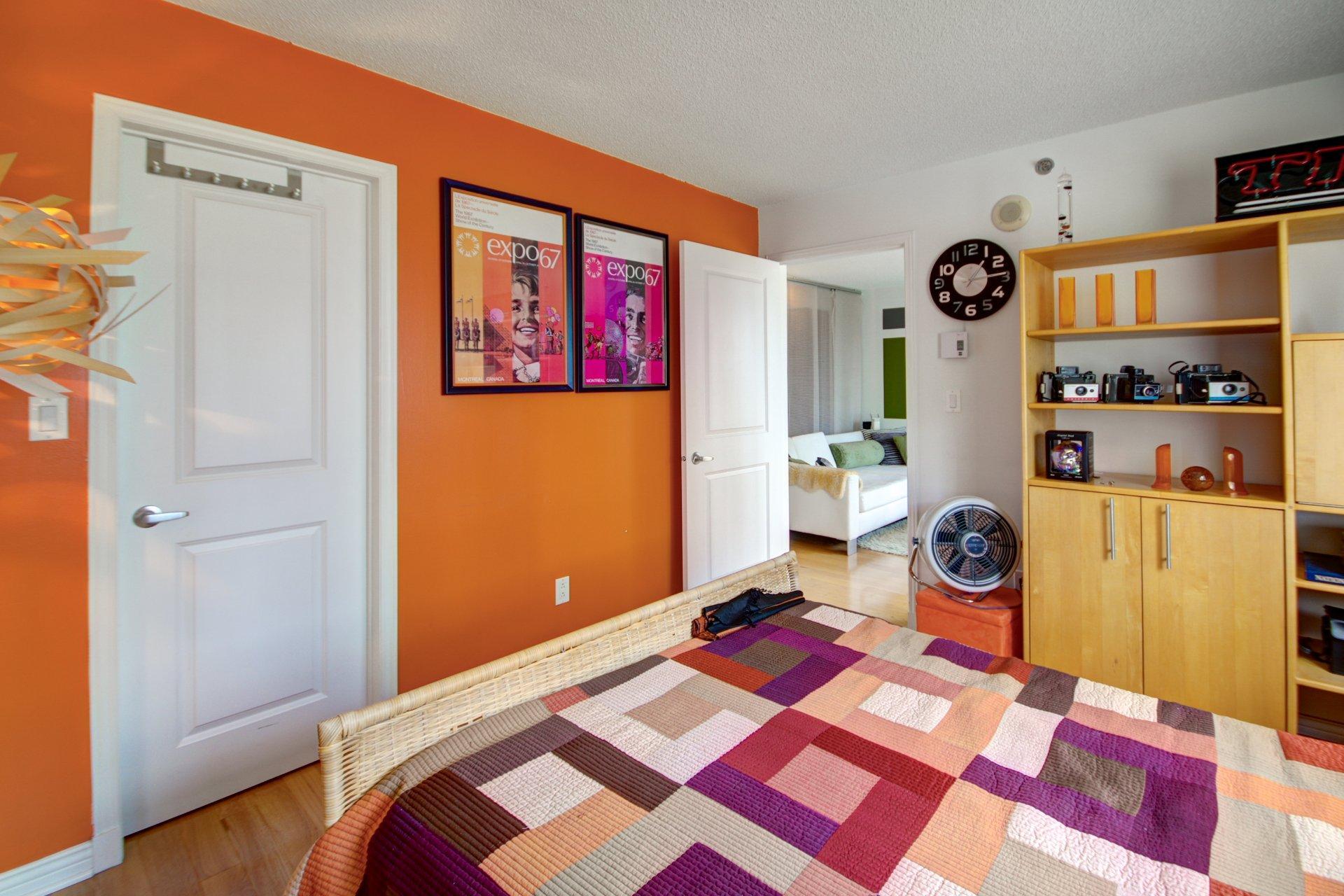 









1200


Rue St-Jacques

, 1704,
Montréal (Ville-Marie),




QC
H3C0E9


