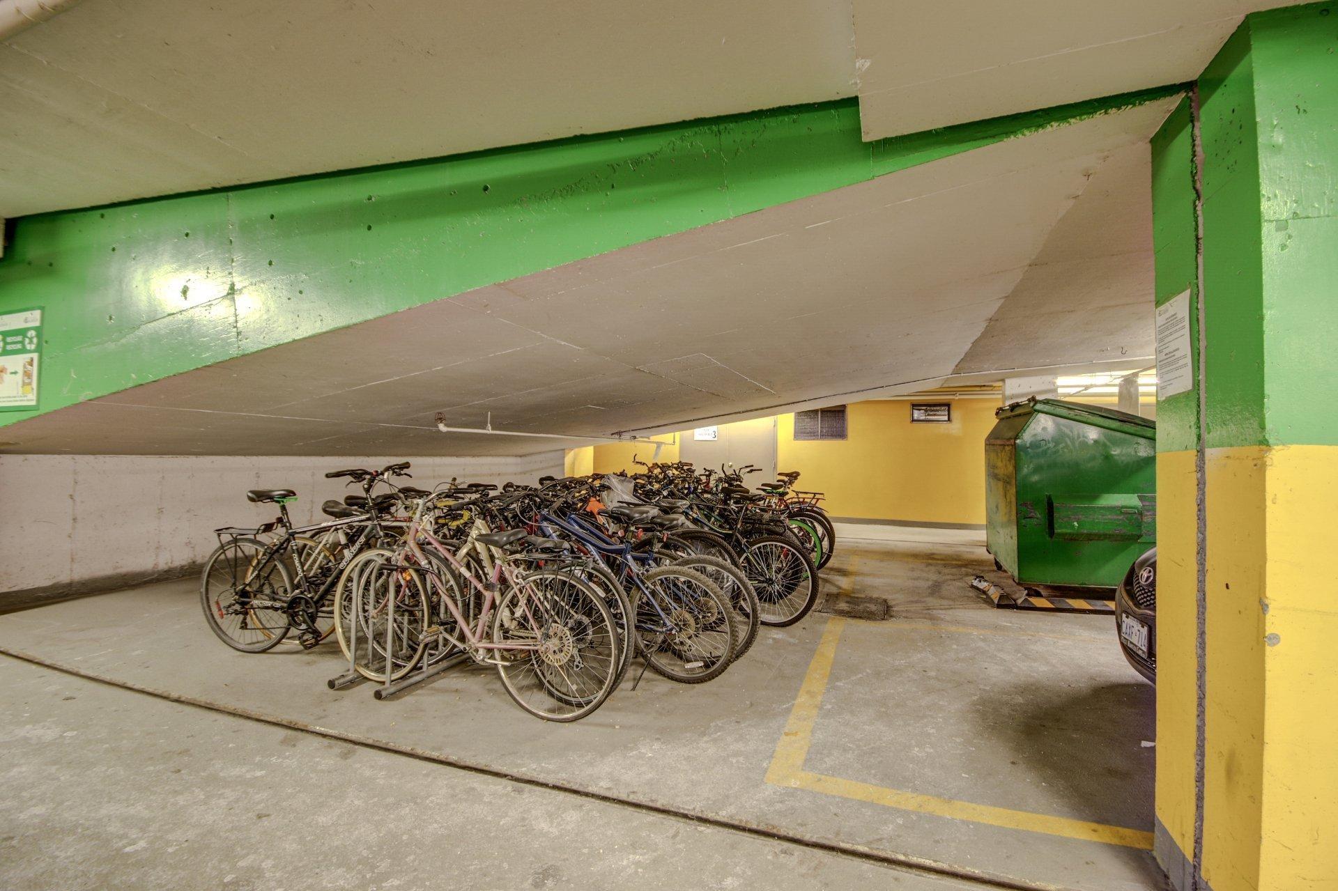 









1200


Rue St-Jacques

, 1704,
Montréal (Ville-Marie),




QC
H3C0E9

