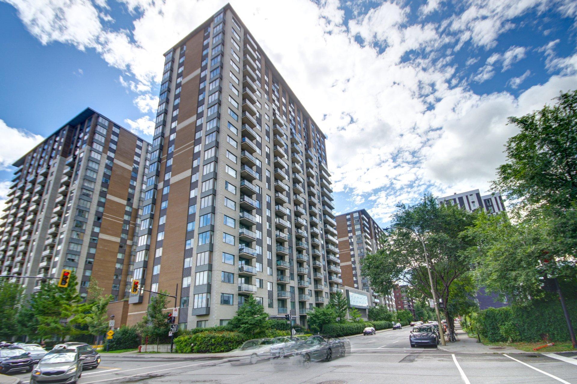 









1200


Rue St-Jacques

, 1704,
Montréal (Ville-Marie),




QC
H3C0E9

