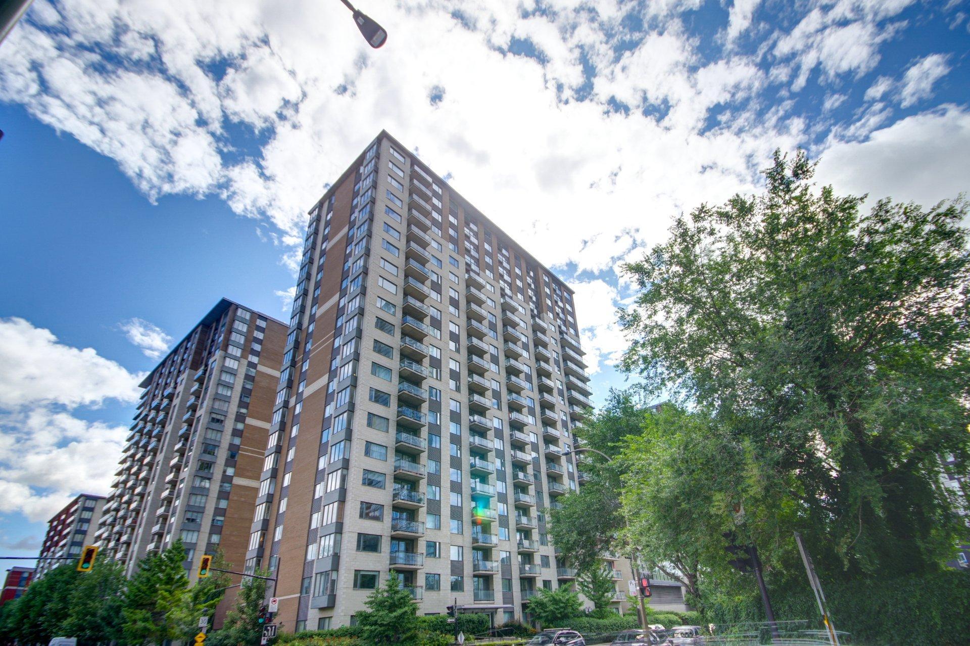 









1200


Rue St-Jacques

, 1704,
Montréal (Ville-Marie),




QC
H3C0E9

