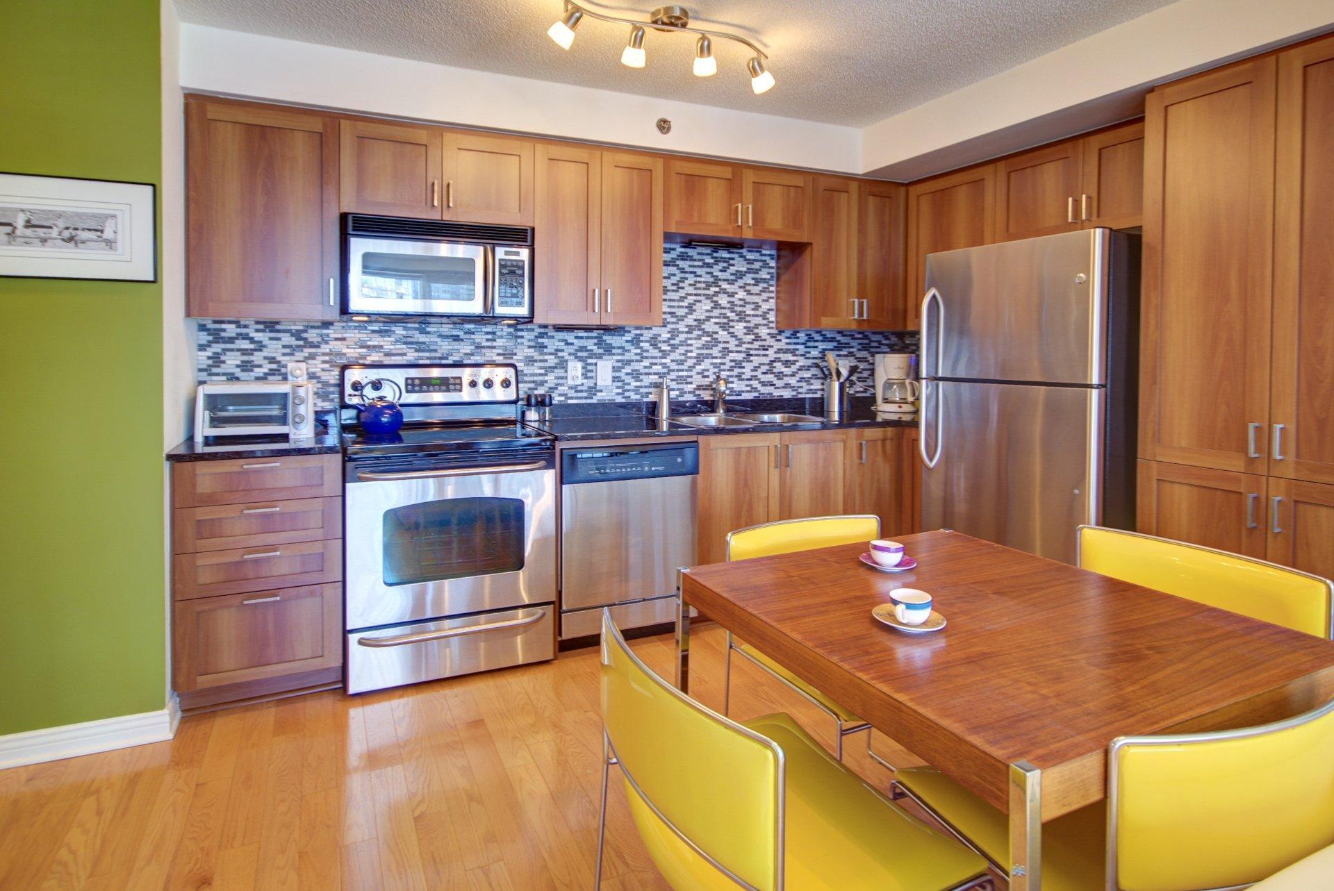









1200


Rue St-Jacques

, 1704,
Montréal (Ville-Marie),




QC
H3C0E9


