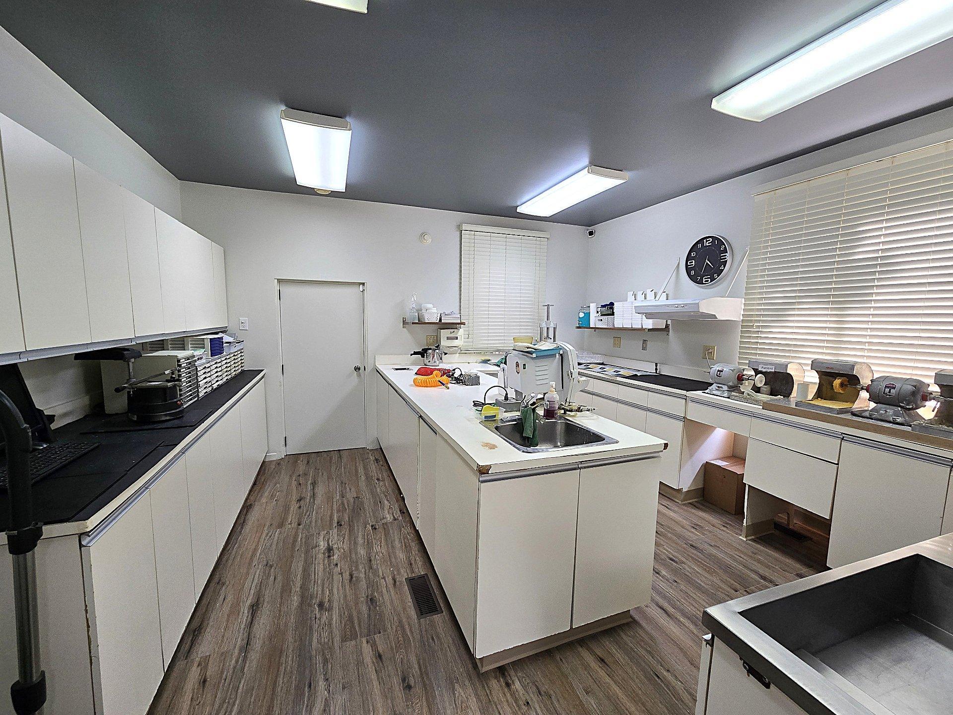 









3994

 - 3994B


Boul. St-Martin O.

,
Laval (Chomedey),




QC
H7T1B8

