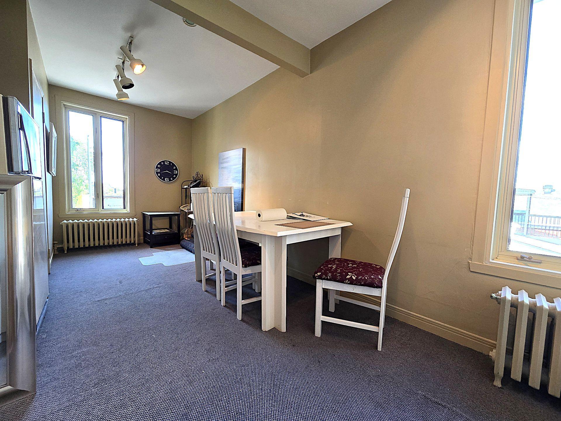 









3994

 - 3994B


Boul. St-Martin O.

,
Laval (Chomedey),




QC
H7T1B8

