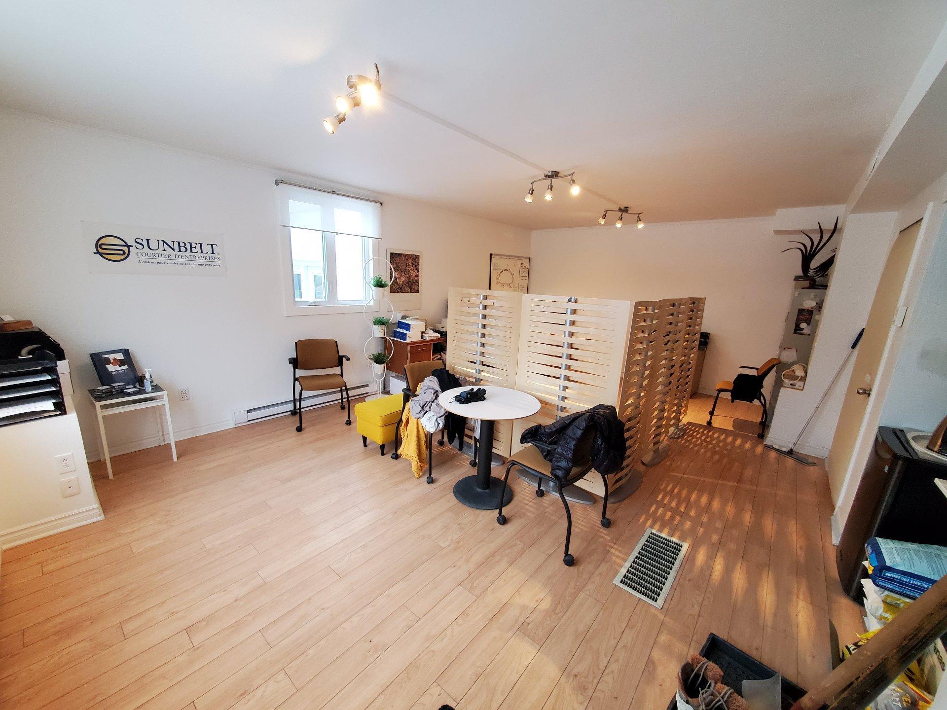 









3994

 - 3994B


Boul. St-Martin O.

,
Laval (Chomedey),




QC
H7T1B8

