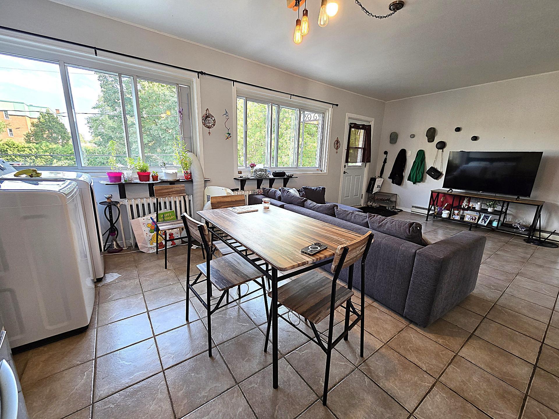 









3994

 - 3994B


Boul. St-Martin O.

,
Laval (Chomedey),




QC
H7T1B8

