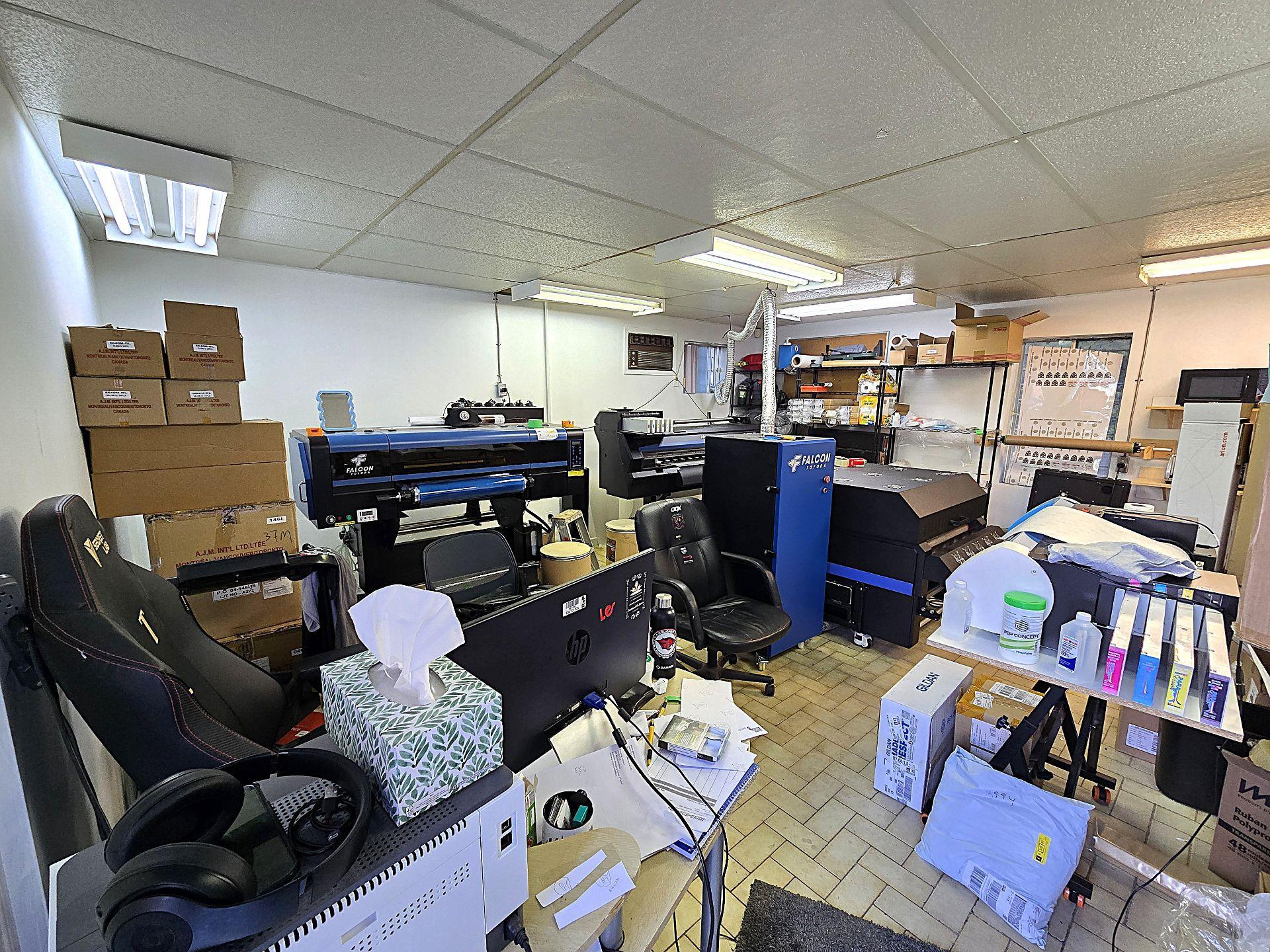 









3994

 - 3994B


Boul. St-Martin O.

,
Laval (Chomedey),




QC
H7T1B8

