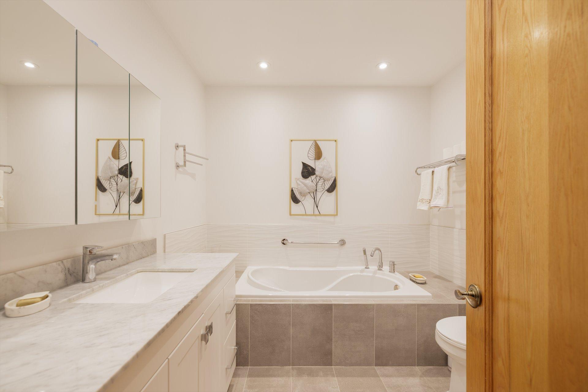 









100


Crois. Michael

,
Beaconsfield,




QC
H9W2C6

