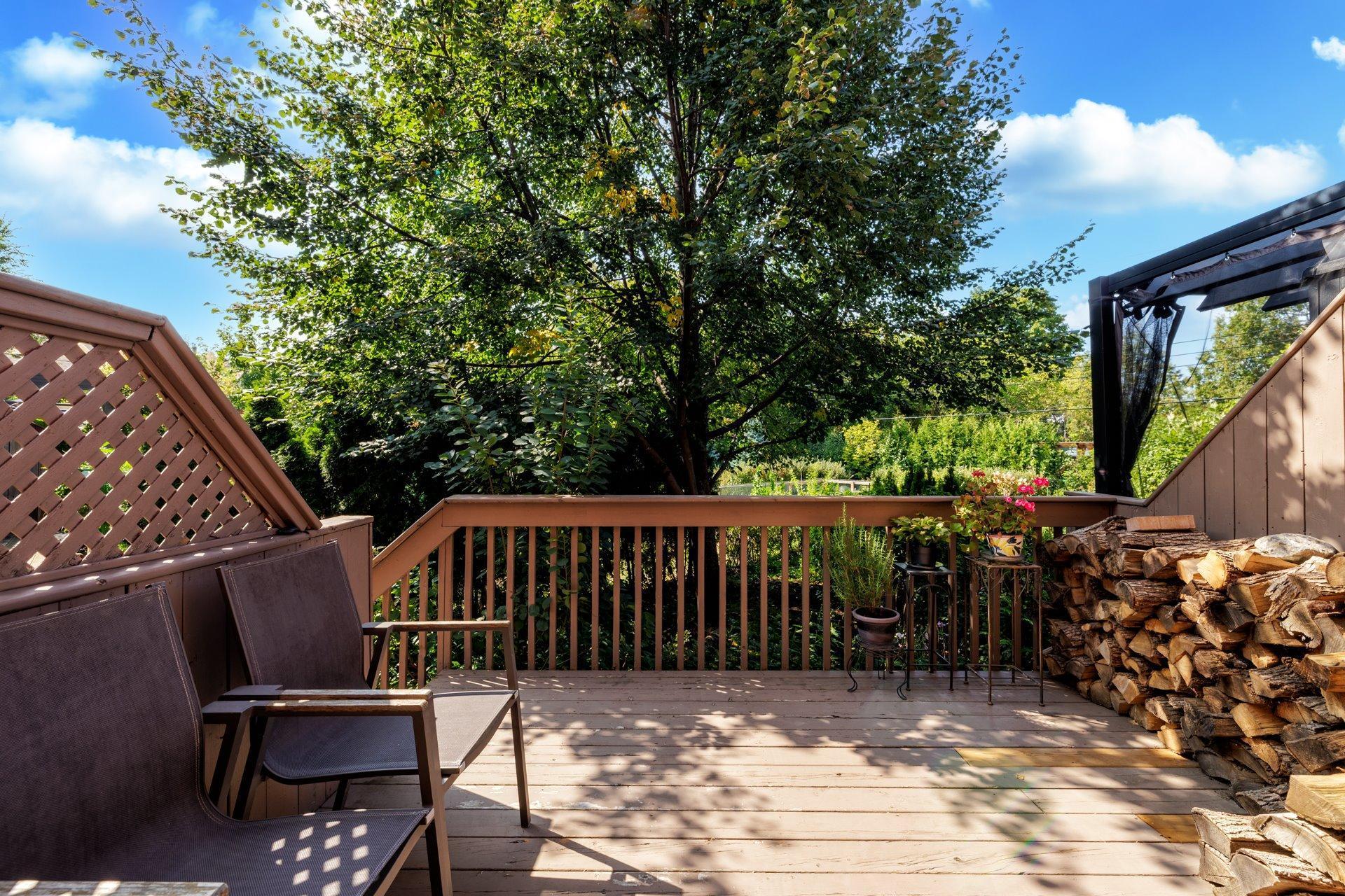 









100


Crois. Michael

,
Beaconsfield,




QC
H9W2C6

