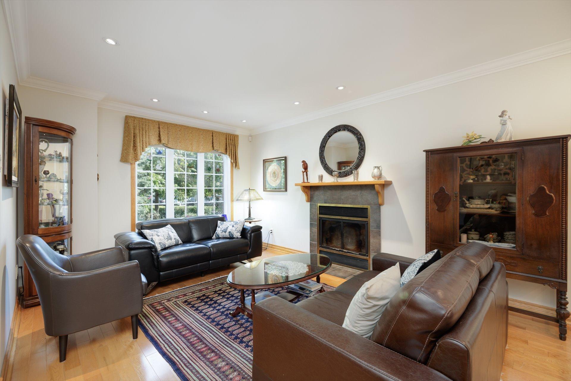 









100


Crois. Michael

,
Beaconsfield,




QC
H9W2C6

