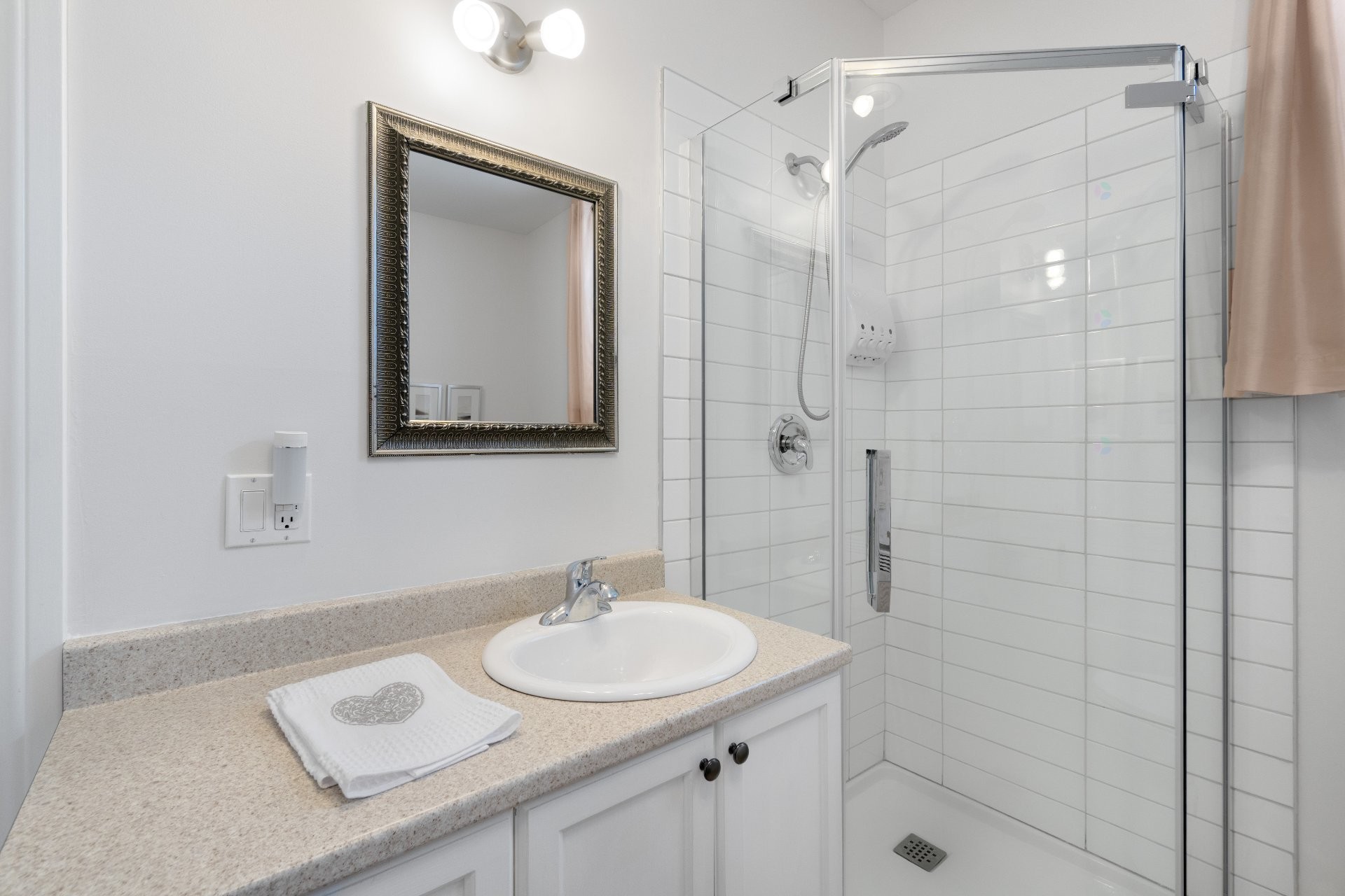 









1063


Rue du Bruant-des-Marais

,
Magog,




QC
J1X7S5

