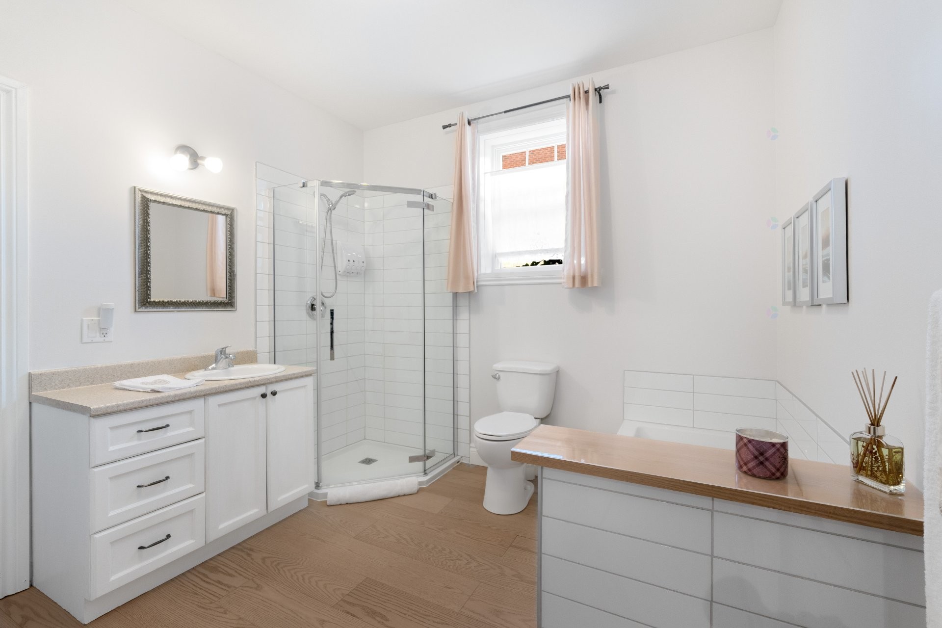 









1063


Rue du Bruant-des-Marais

,
Magog,




QC
J1X7S5

