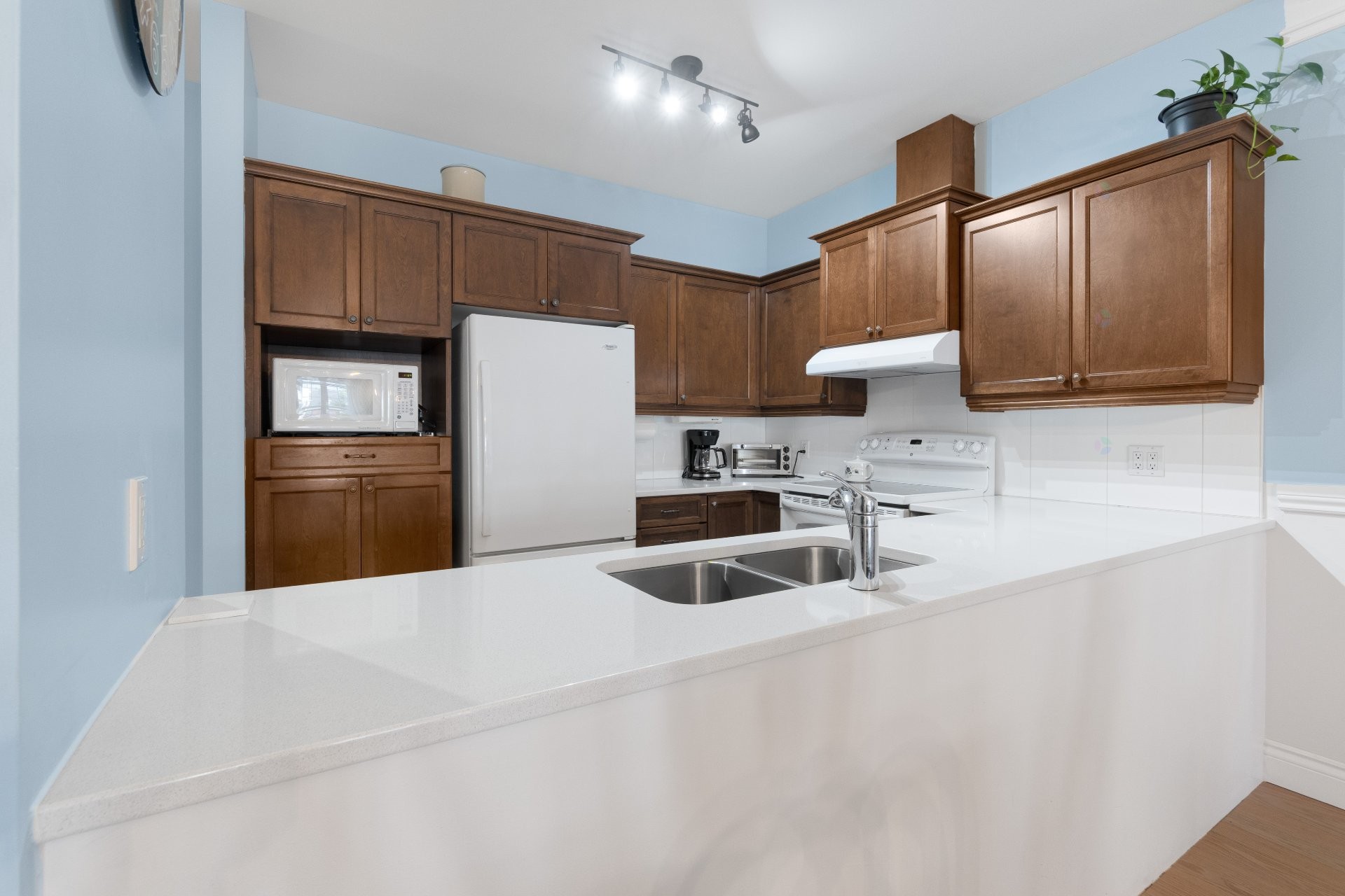 









1063


Rue du Bruant-des-Marais

,
Magog,




QC
J1X7S5

