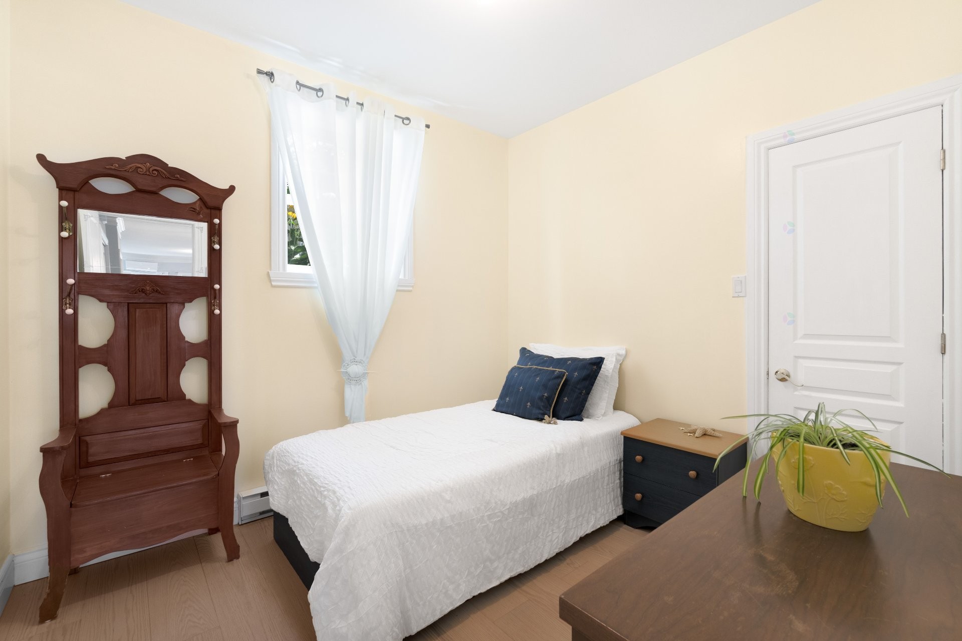 









1063


Rue du Bruant-des-Marais

,
Magog,




QC
J1X7S5

