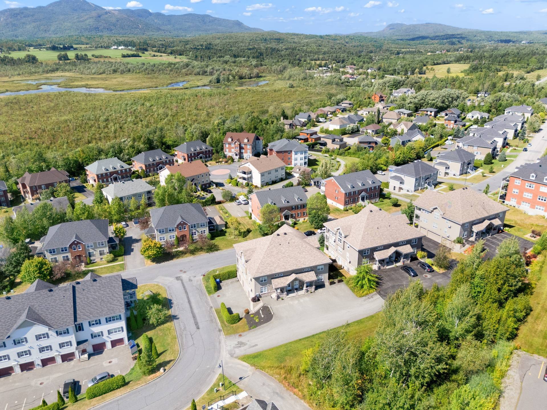 









1063


Rue du Bruant-des-Marais

,
Magog,




QC
J1X7S5

