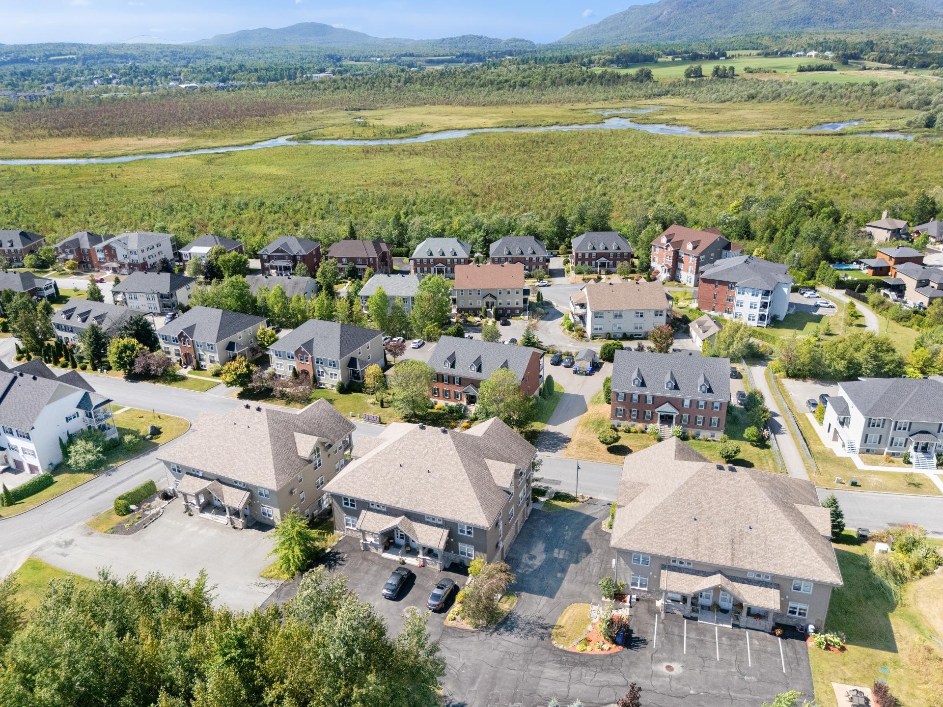 









1063


Rue du Bruant-des-Marais

,
Magog,




QC
J1X7S5

