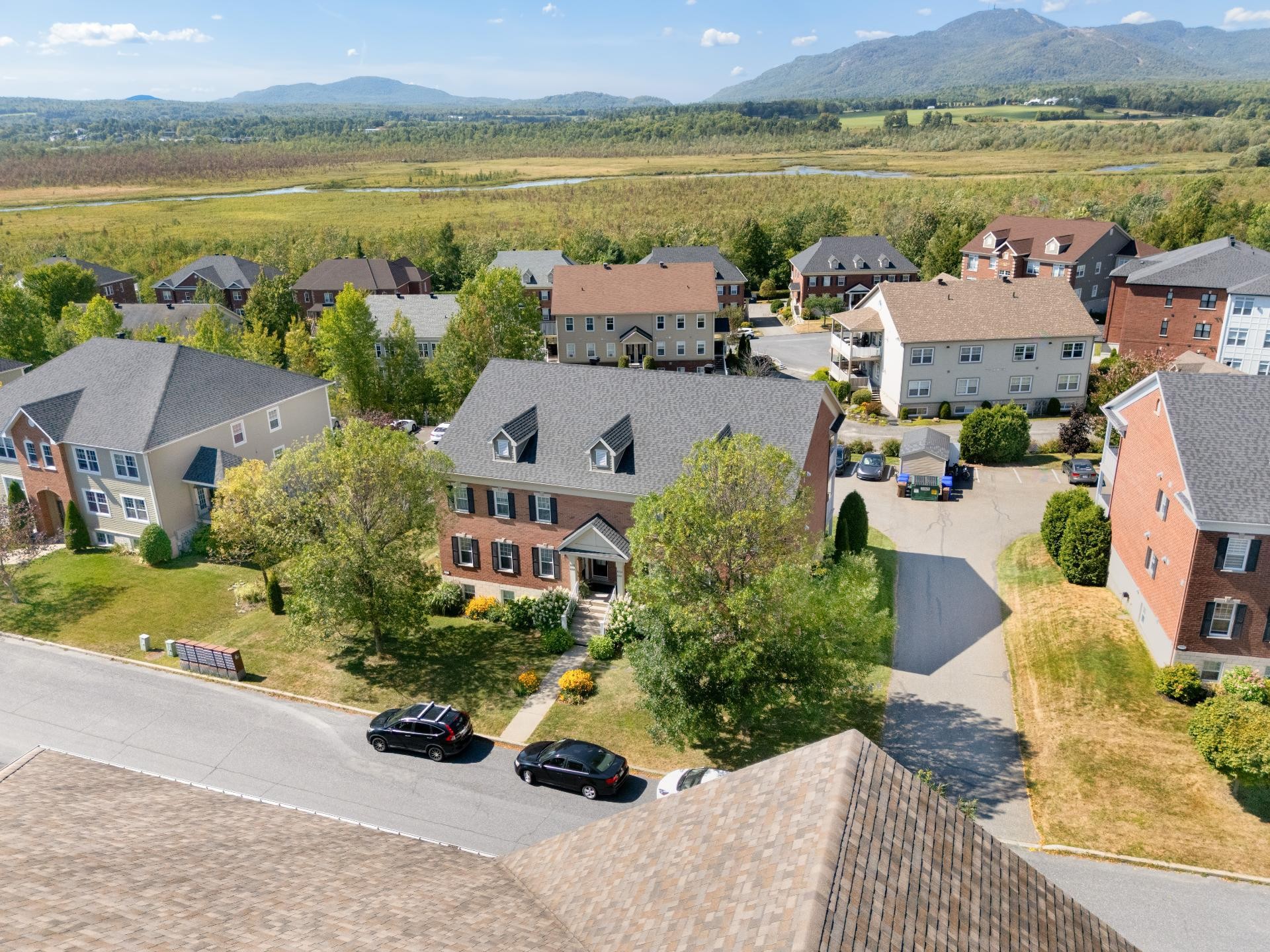 









1063


Rue du Bruant-des-Marais

,
Magog,




QC
J1X7S5

