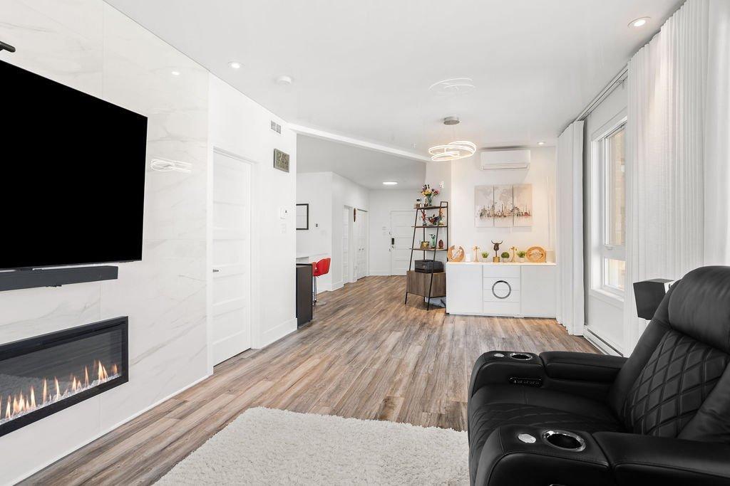 









7705


Boul. St-Martin O.

, 205,
Laval (Sainte-Dorothée),




QC
H7X0E9

