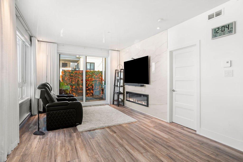 









7705


Boul. St-Martin O.

, 205,
Laval (Sainte-Dorothée),




QC
H7X0E9

