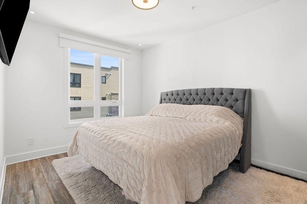 









7705


Boul. St-Martin O.

, 205,
Laval (Sainte-Dorothée),




QC
H7X0E9

