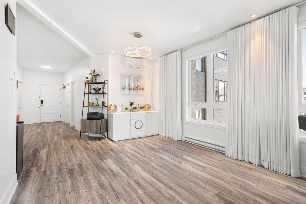 









7705


Boul. St-Martin O.

, 205,
Laval (Sainte-Dorothée),




QC
H7X0E9

