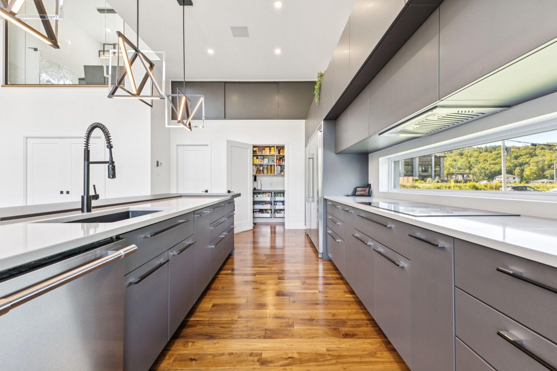 









86


Ch. H.-Zurenski

,
Val-des-Monts,




QC
J8N0K6

