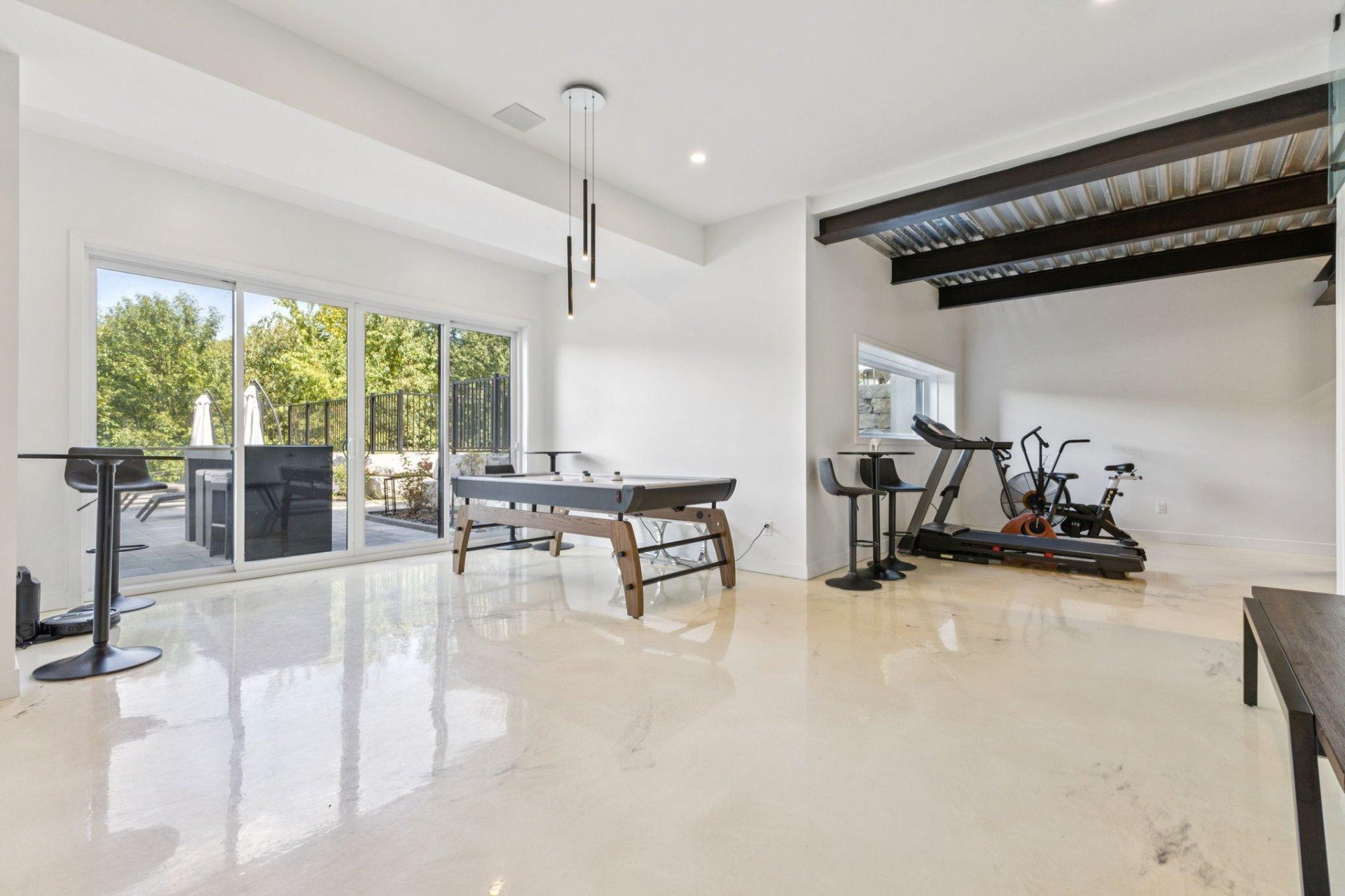 









86


Ch. H.-Zurenski

,
Val-des-Monts,




QC
J8N0K6

