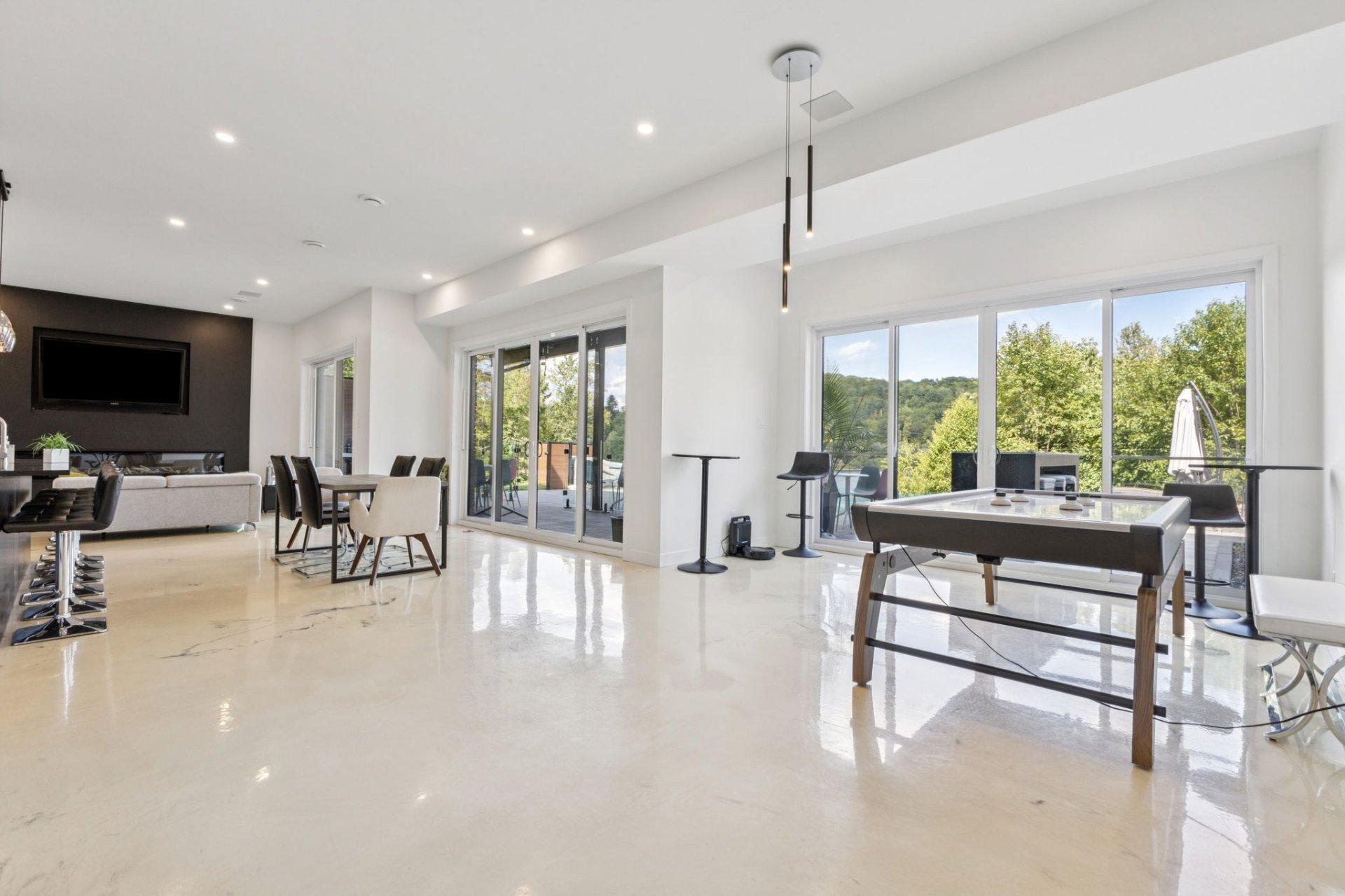 









86


Ch. H.-Zurenski

,
Val-des-Monts,




QC
J8N0K6

