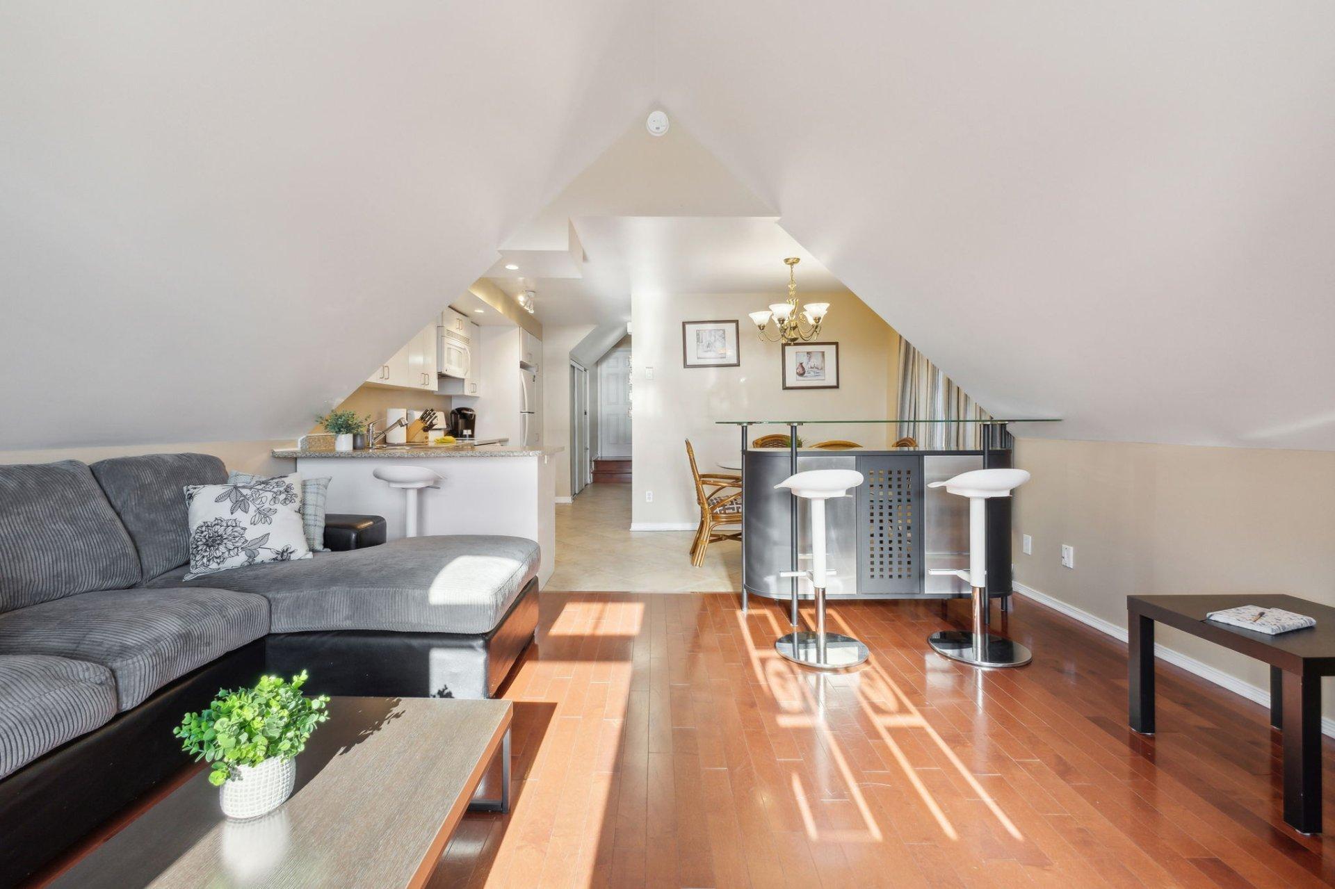 









939


Rue Jacques-Cartier

,
Gatineau (Gatineau),




QC
J8V2M3

