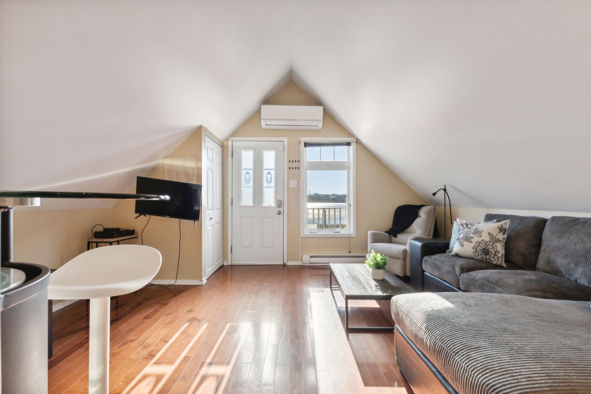 









939


Rue Jacques-Cartier

,
Gatineau (Gatineau),




QC
J8V2M3

