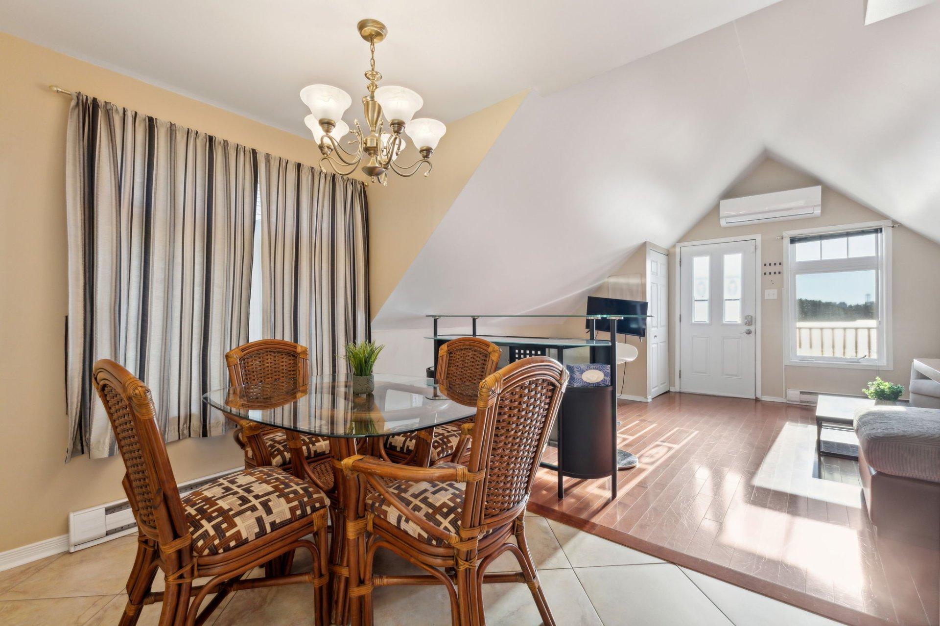 









939


Rue Jacques-Cartier

,
Gatineau (Gatineau),




QC
J8V2M3

