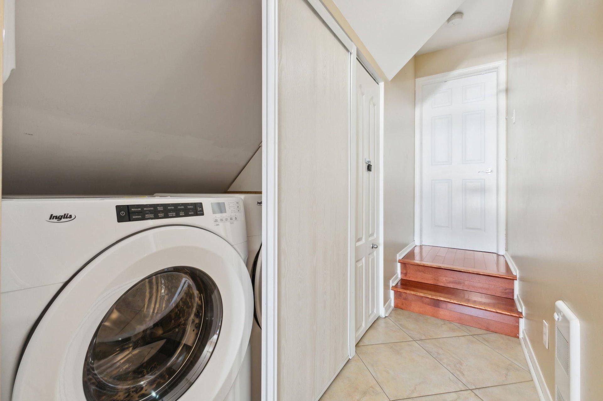 









939


Rue Jacques-Cartier

,
Gatineau (Gatineau),




QC
J8V2M3

