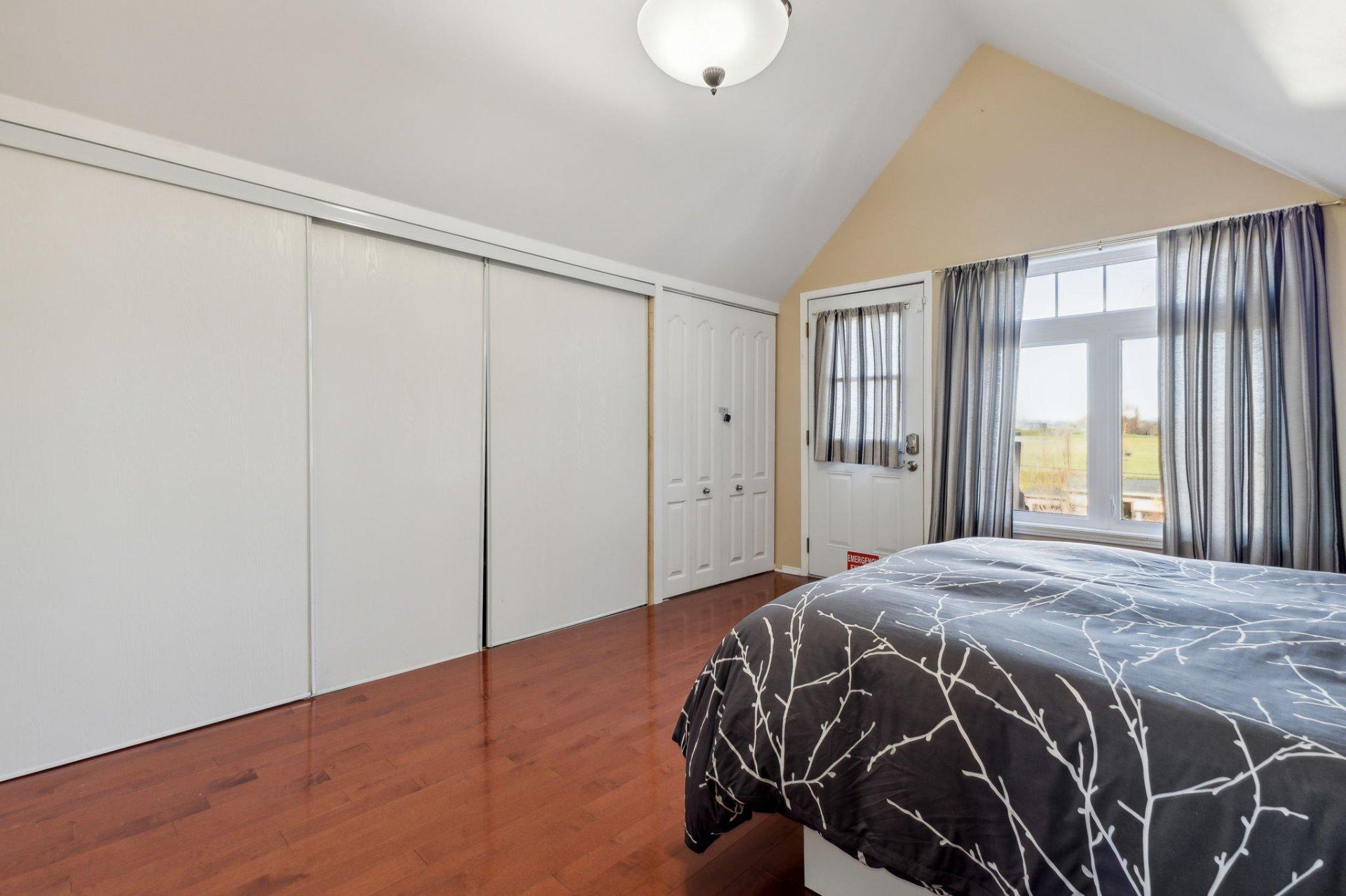 









939


Rue Jacques-Cartier

,
Gatineau (Gatineau),




QC
J8V2M3

