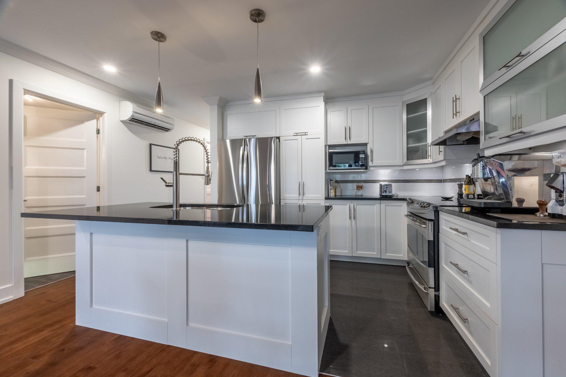 









3984


Rue Claude

,
Montréal (Verdun/Île-des-Soeurs),




QC
H4G1H3

