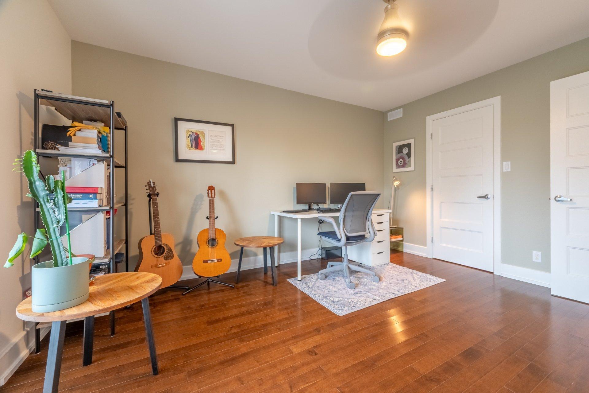 









3984


Rue Claude

,
Montréal (Verdun/Île-des-Soeurs),




QC
H4G1H3

