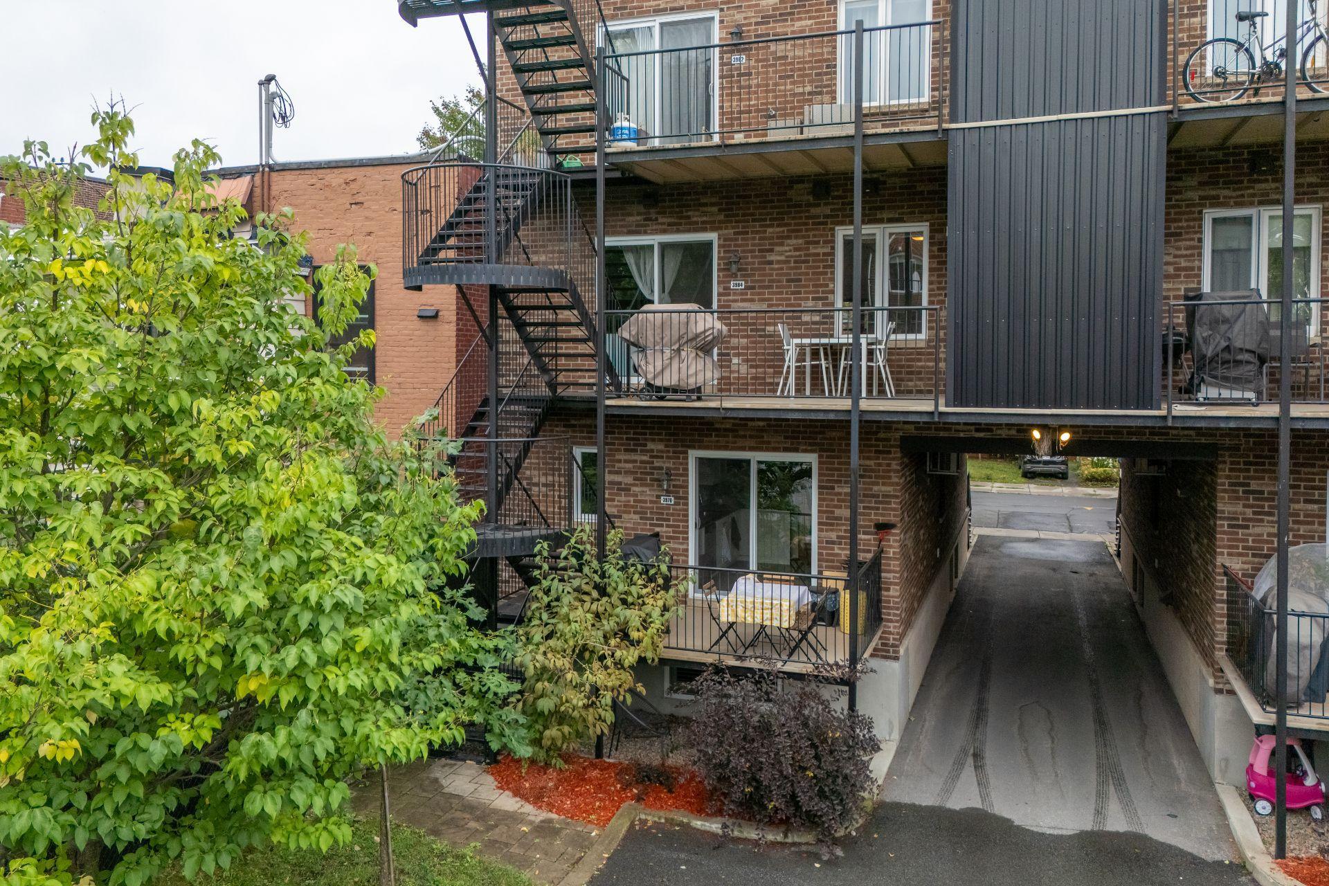 









3984


Rue Claude

,
Montréal (Verdun/Île-des-Soeurs),




QC
H4G1H3

