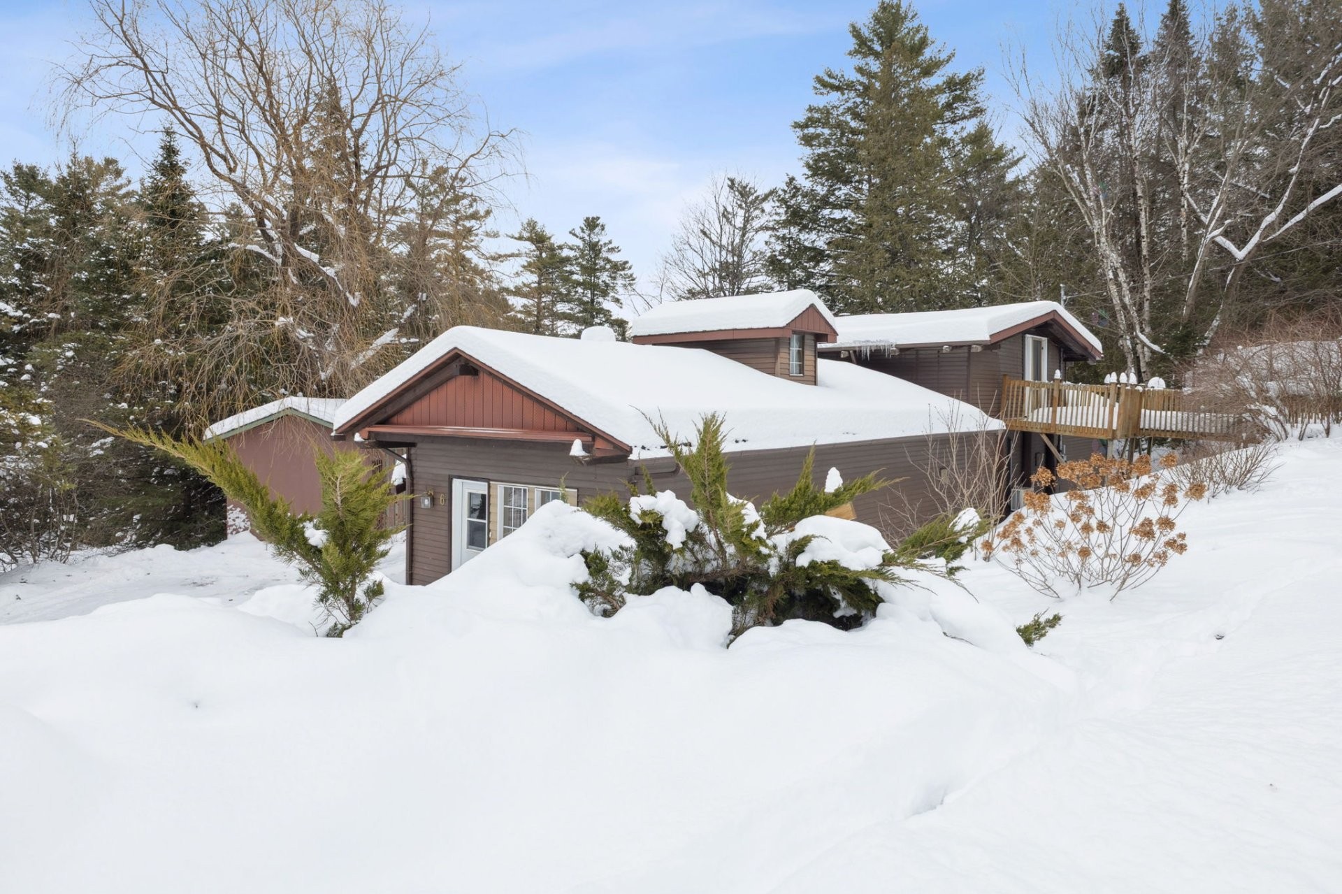 









6


Rue des Mélèzes

,
Val-des-Monts,




QC
J8N7E5

