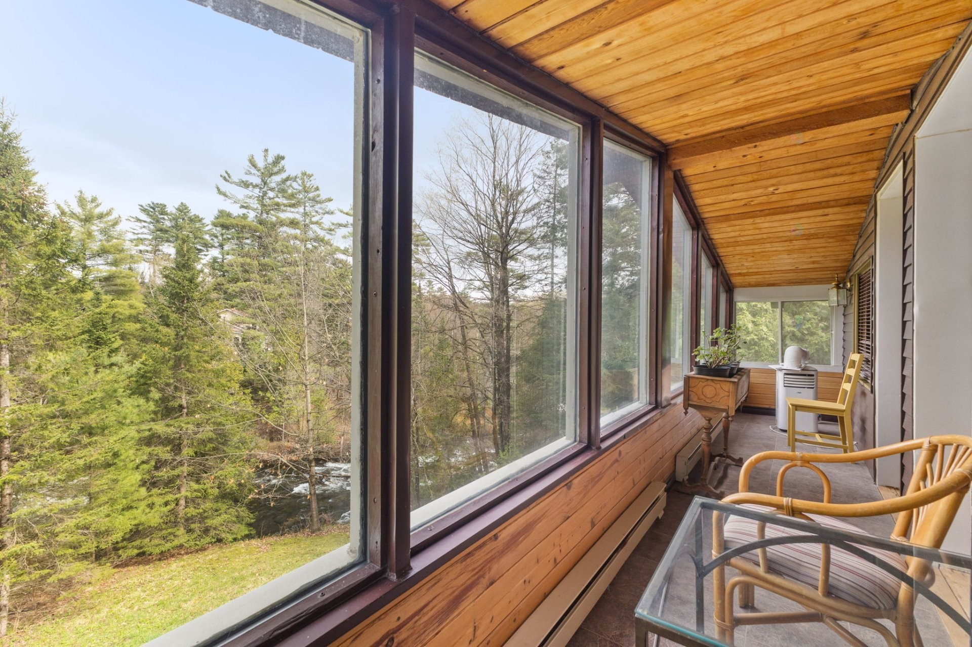 









6


Rue des Mélèzes

,
Val-des-Monts,




QC
J8N7E5

