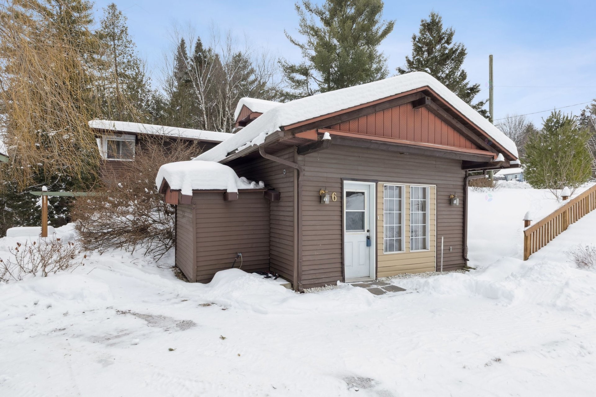 









6


Rue des Mélèzes

,
Val-des-Monts,




QC
J8N7E5

