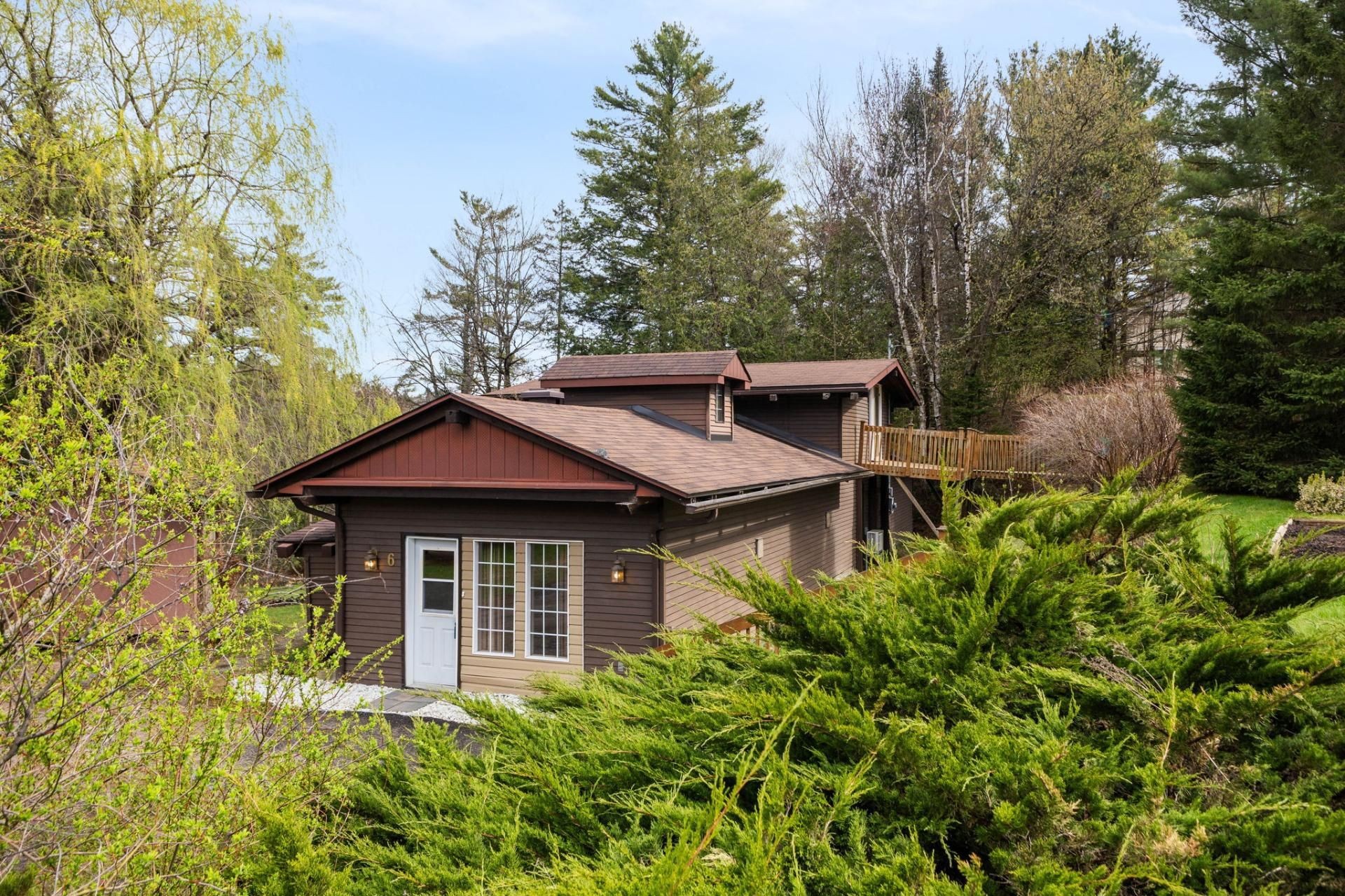 









6


Rue des Mélèzes

,
Val-des-Monts,




QC
J8N7E5

