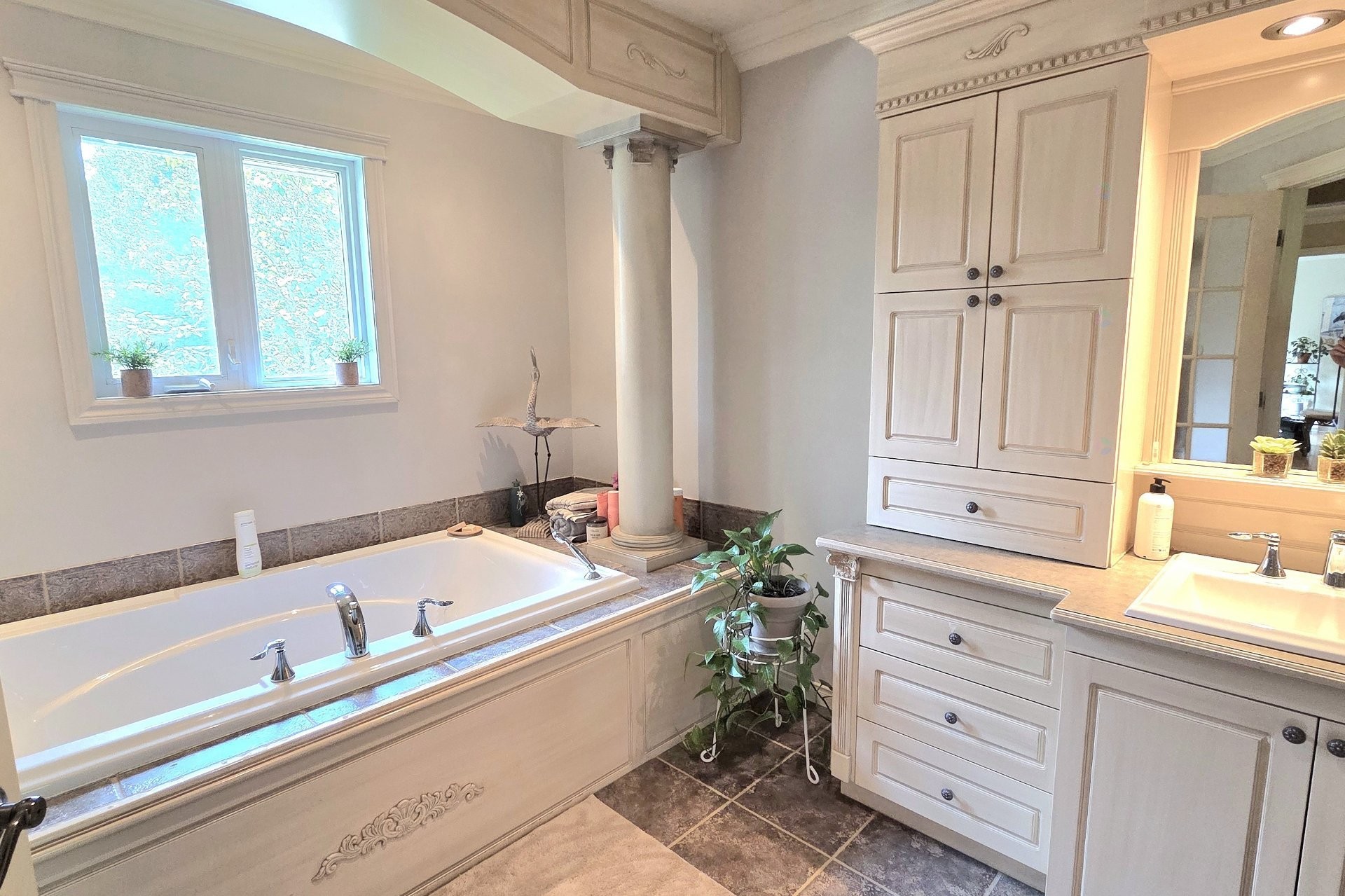 









60


Rue Gervais

,
Sorel-Tracy,




QC
J3P6B2

