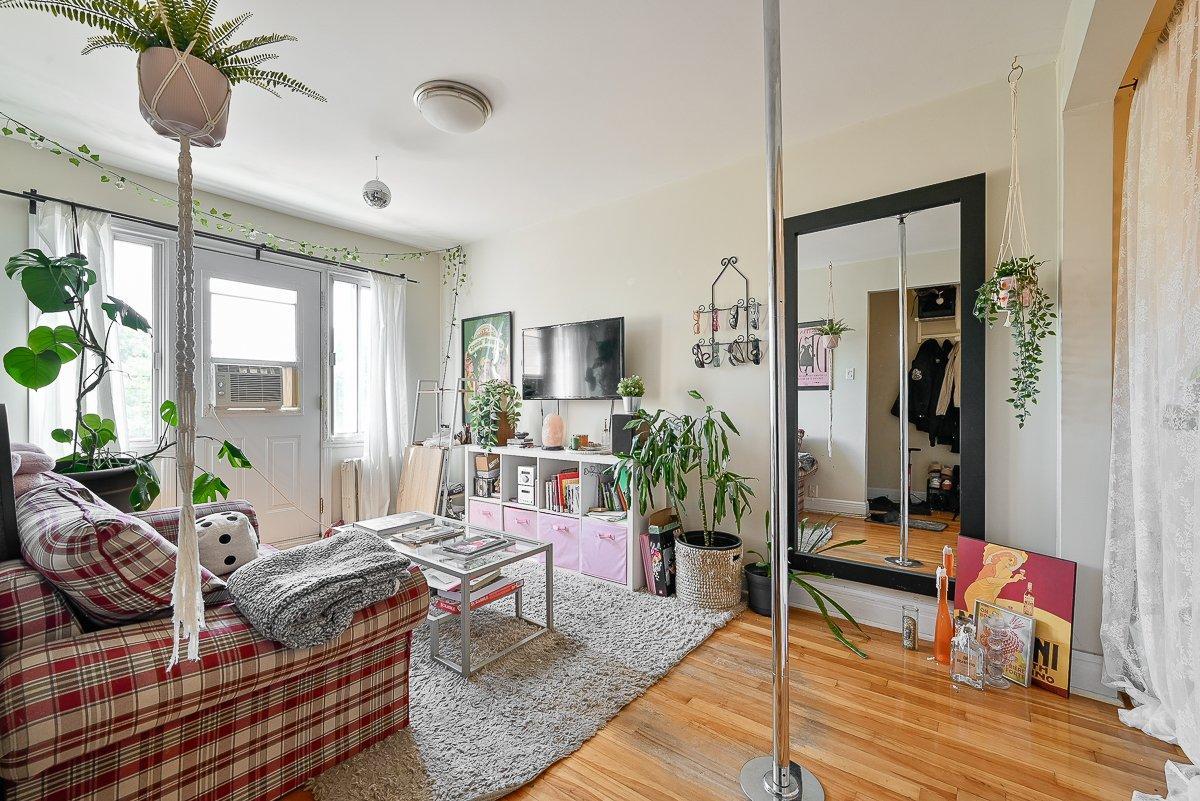 









3557

 - 3561


Rue Dandurand

,
Montréal (Rosemont/La Petite-Patrie),




QC
H1X1N4

