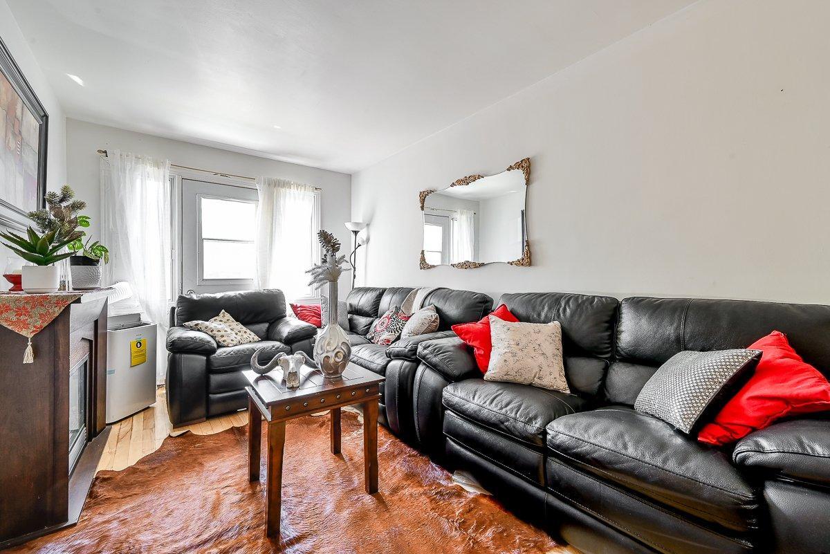 









3557

 - 3561


Rue Dandurand

,
Montréal (Rosemont/La Petite-Patrie),




QC
H1X1N4

