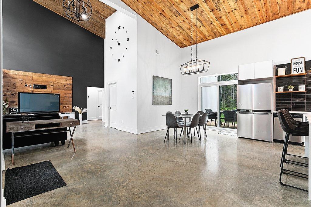 









132


Route 303

,
Otter Lake,




QC
J0X2P0

