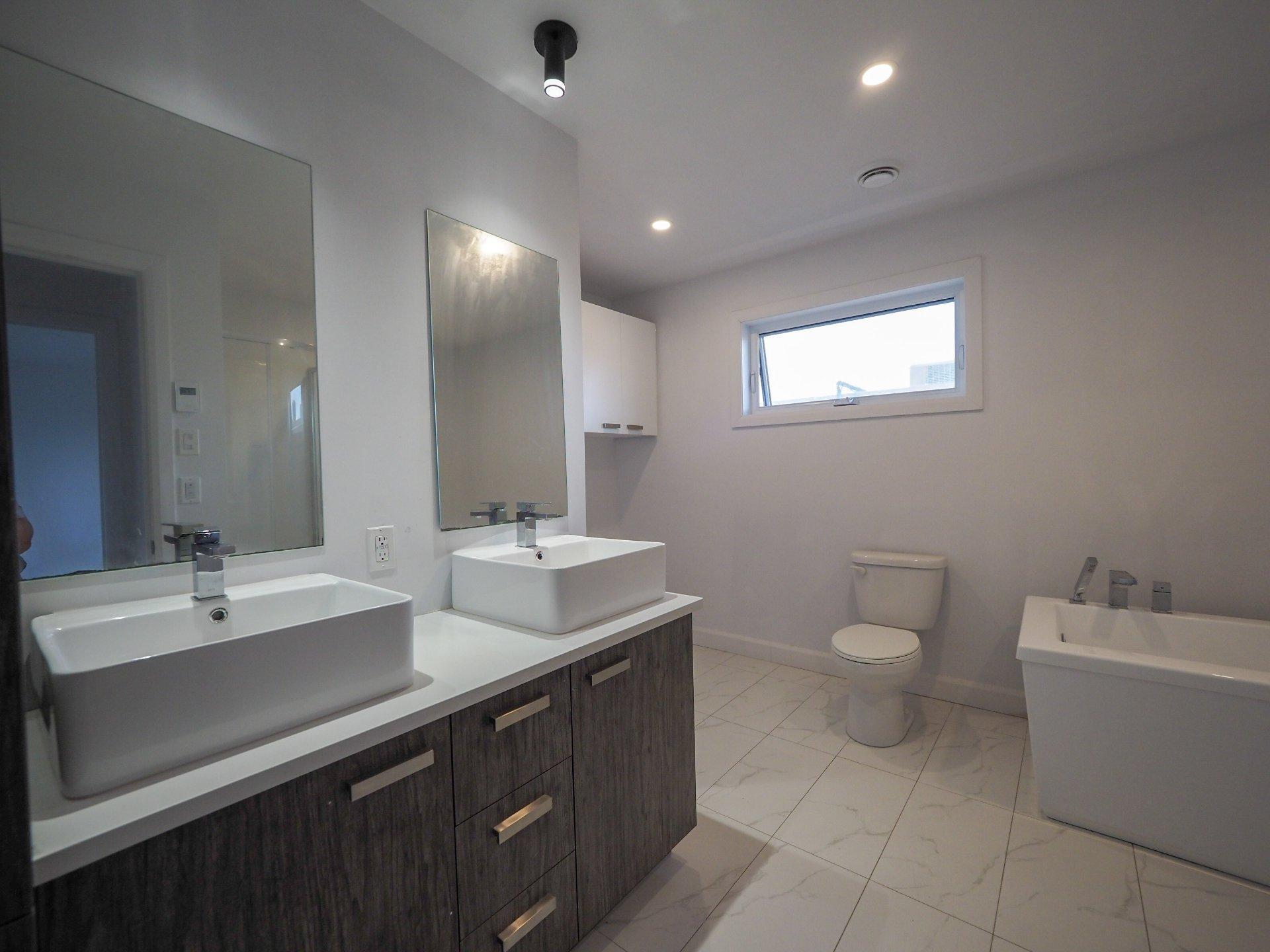 









22


Rue de Mère-Gamelin

,
Trois-Rivières,




QC
G8T1X5

