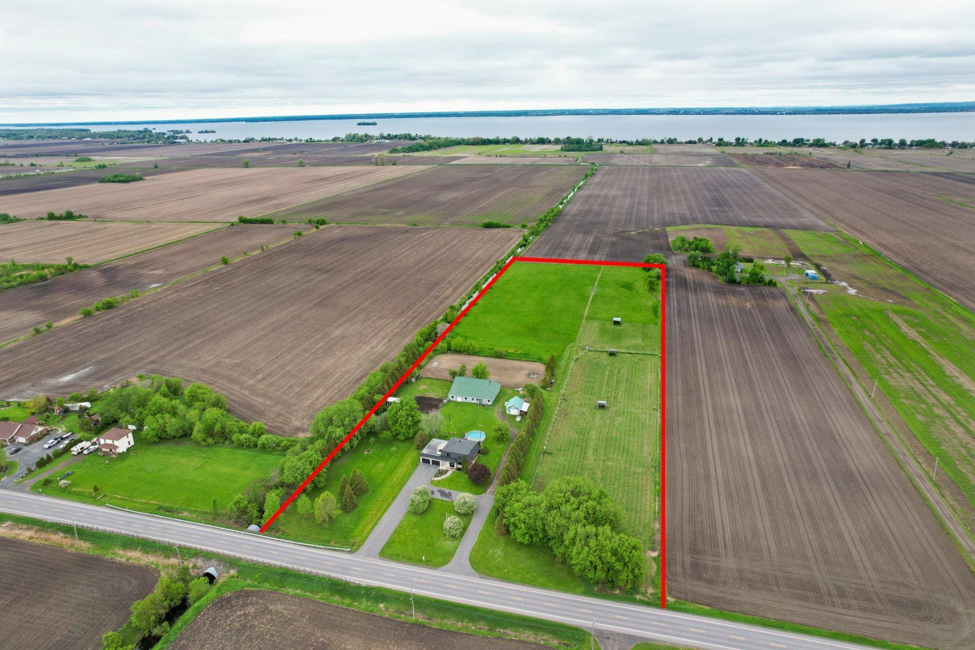 









235


Route 132

,
Sainte-Barbe,




QC
J0S1P0

