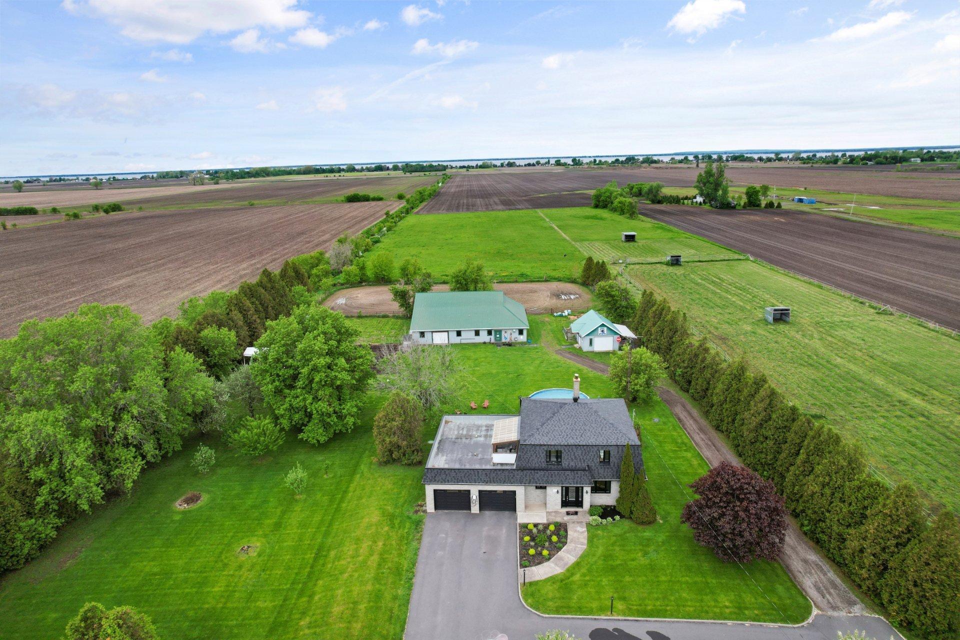 









235


Route 132

,
Sainte-Barbe,




QC
J0S1P0

