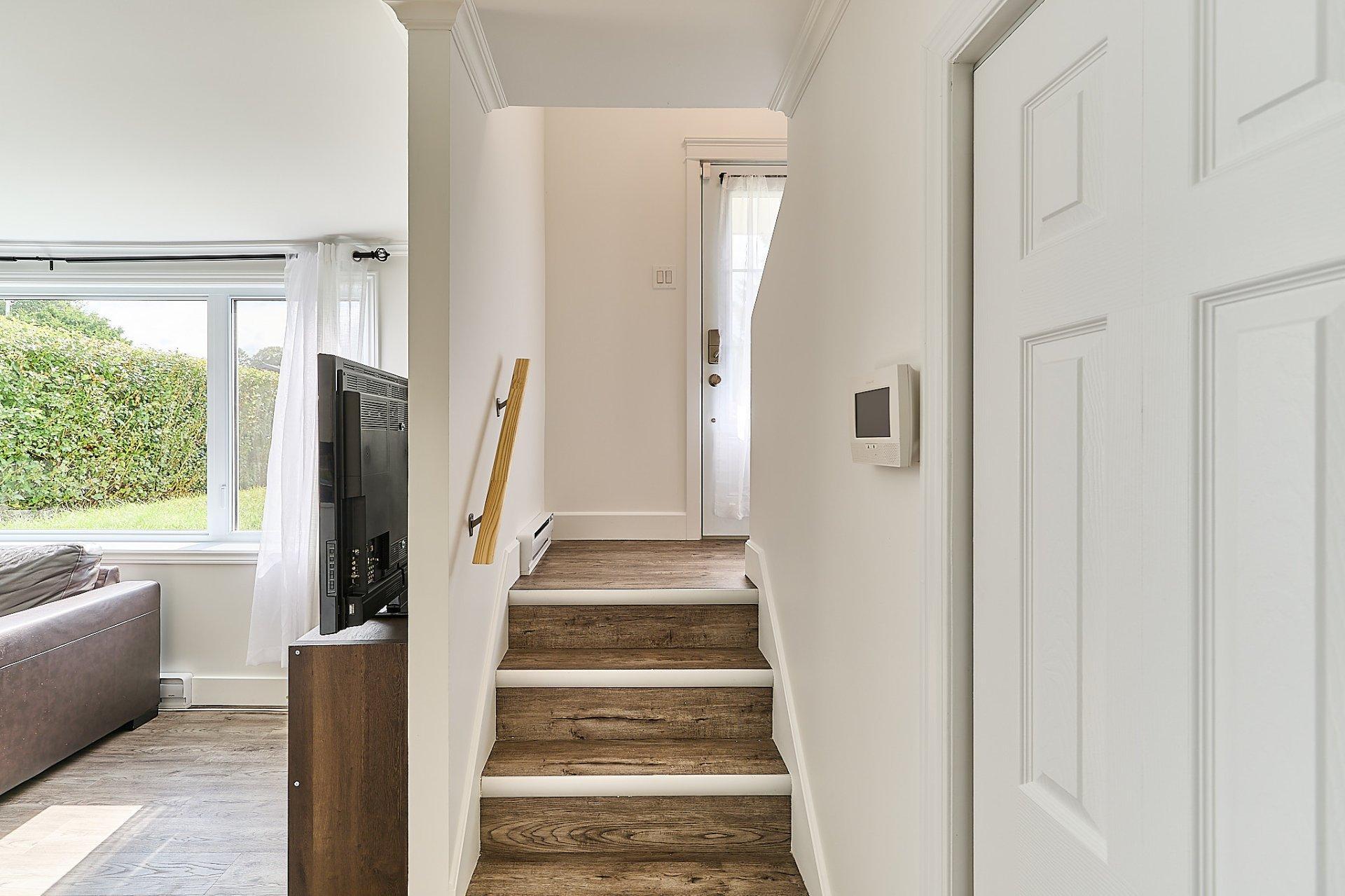 









4674


Rue Harding

,
Longueuil (Saint-Hubert),




QC
J3Y2K6

