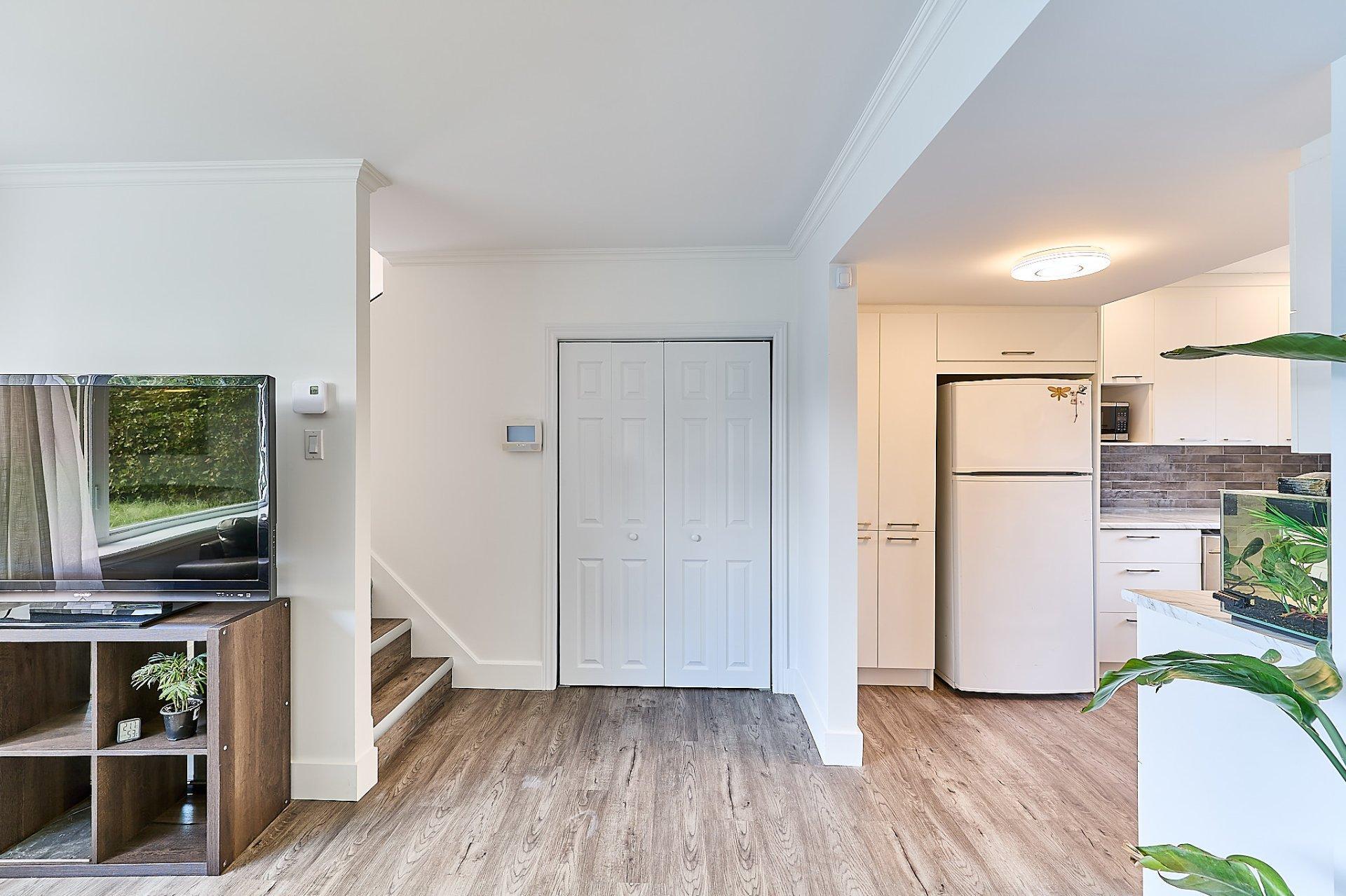 









4674


Rue Harding

,
Longueuil (Saint-Hubert),




QC
J3Y2K6

