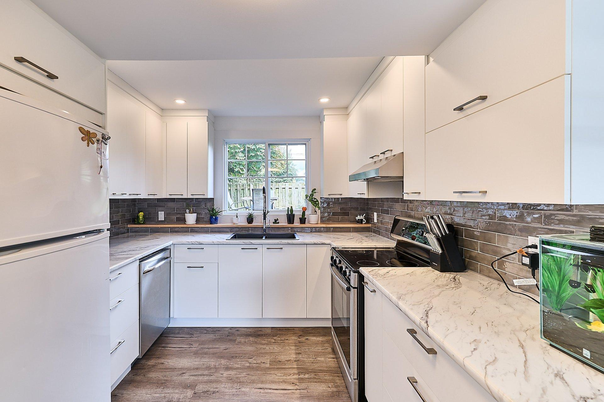 









4674


Rue Harding

,
Longueuil (Saint-Hubert),




QC
J3Y2K6

